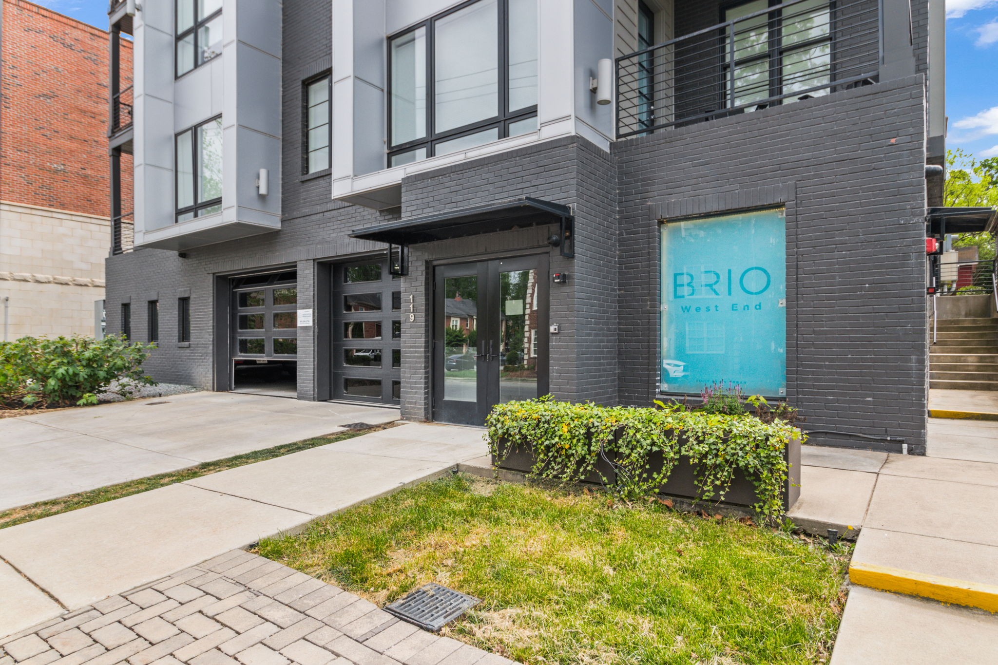 119 Acklen Park Dr 204