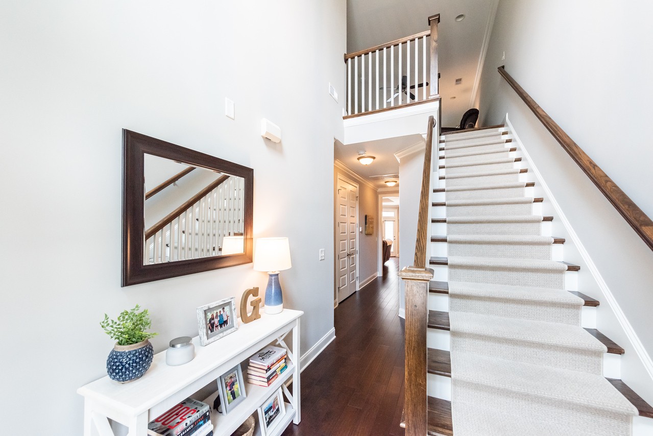 7040 Wenlock Ln