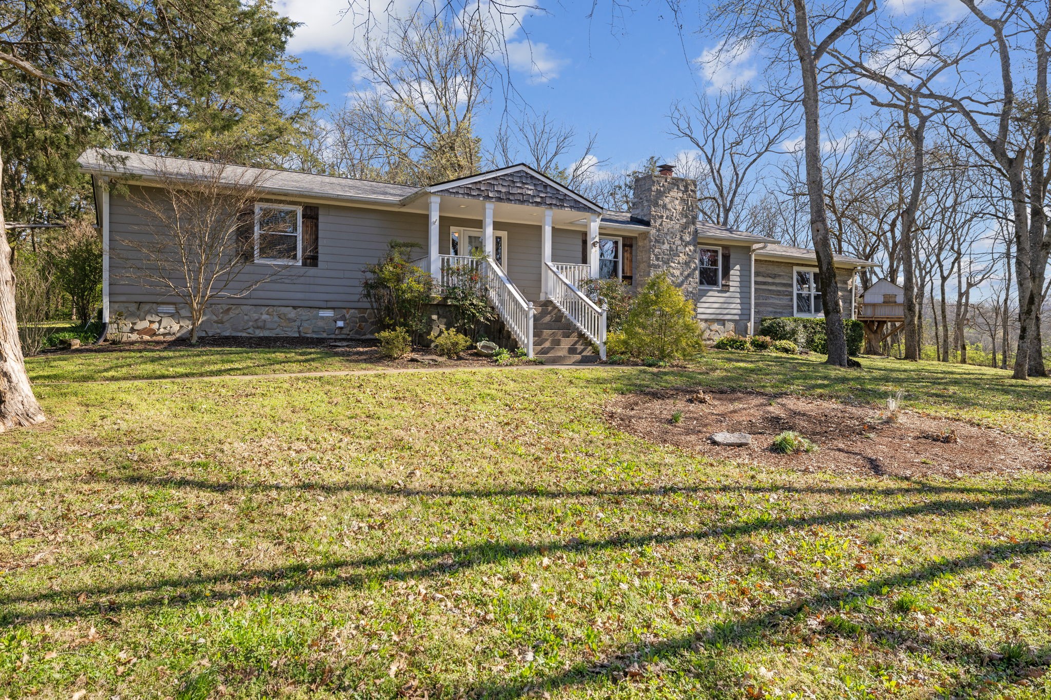 1910 W Harpeth Rd