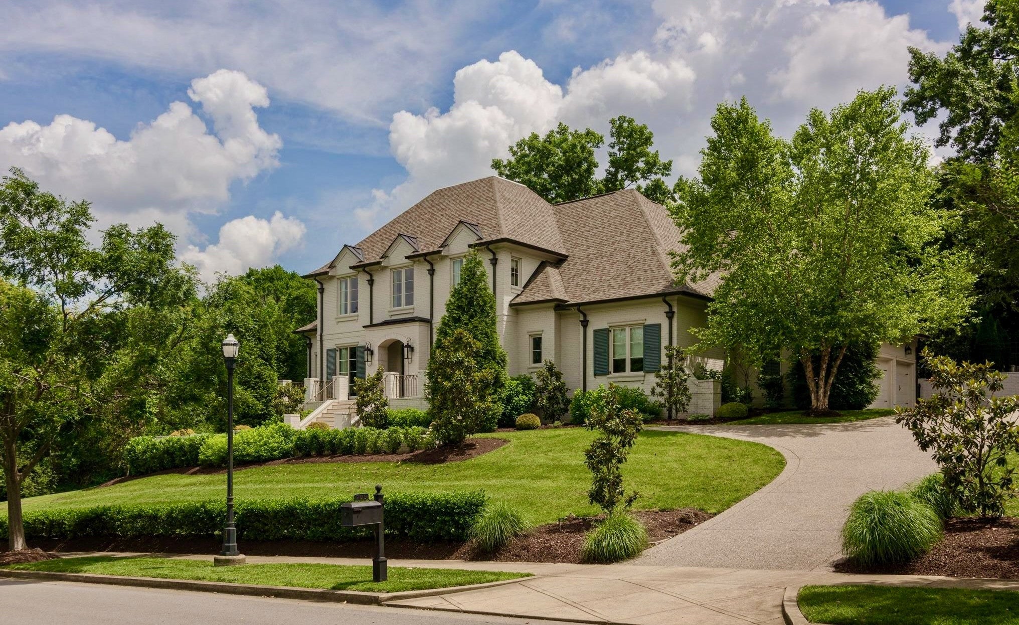 5-bed listing at 206 Jones Pkwy, Brentwood