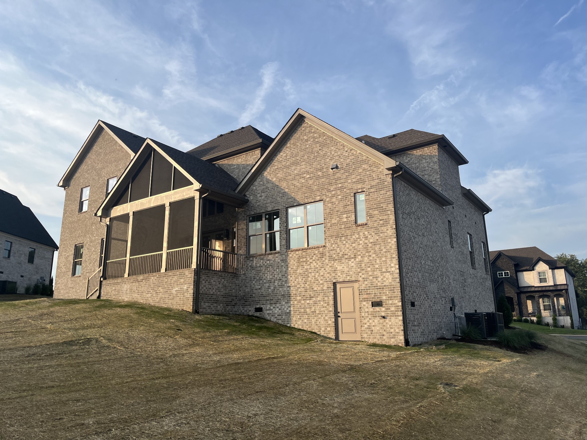 131 Scarsdale Dr S