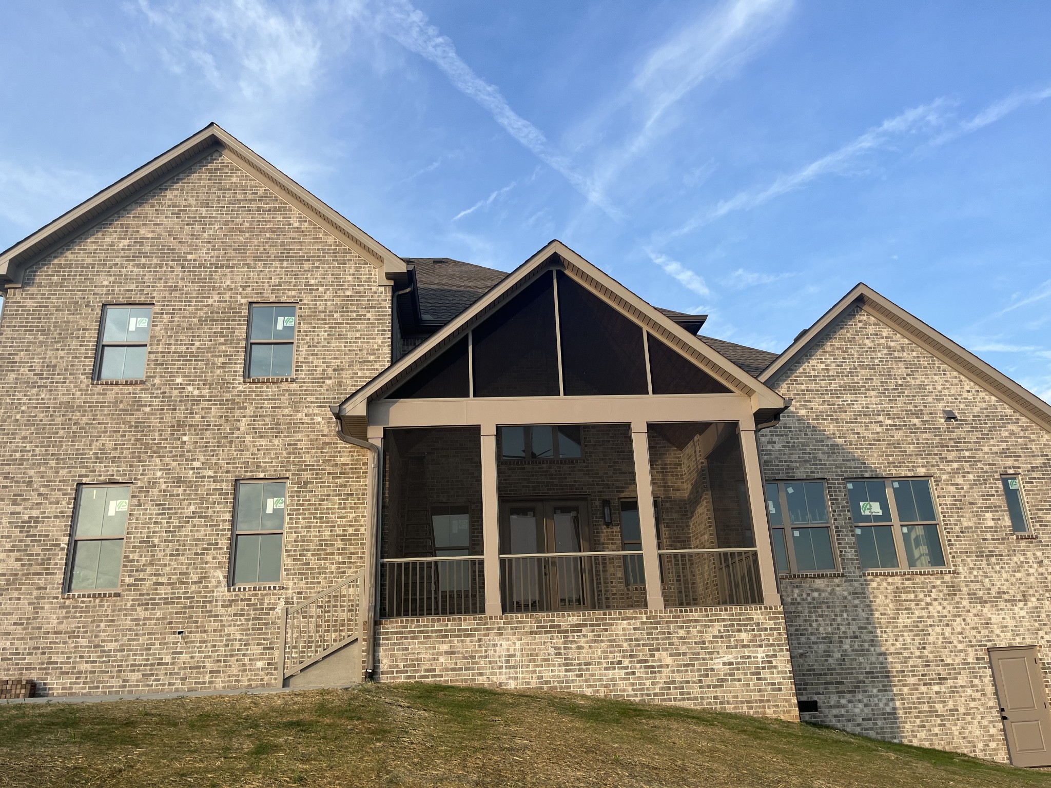 131 Scarsdale Dr S