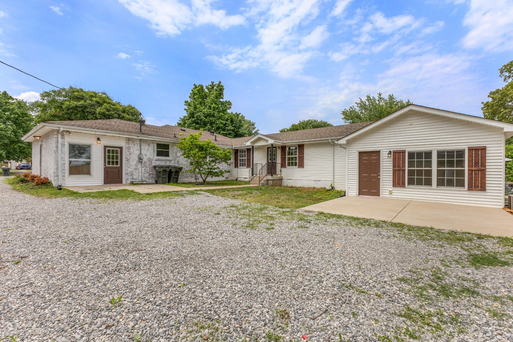 1704 Woodside Dr
