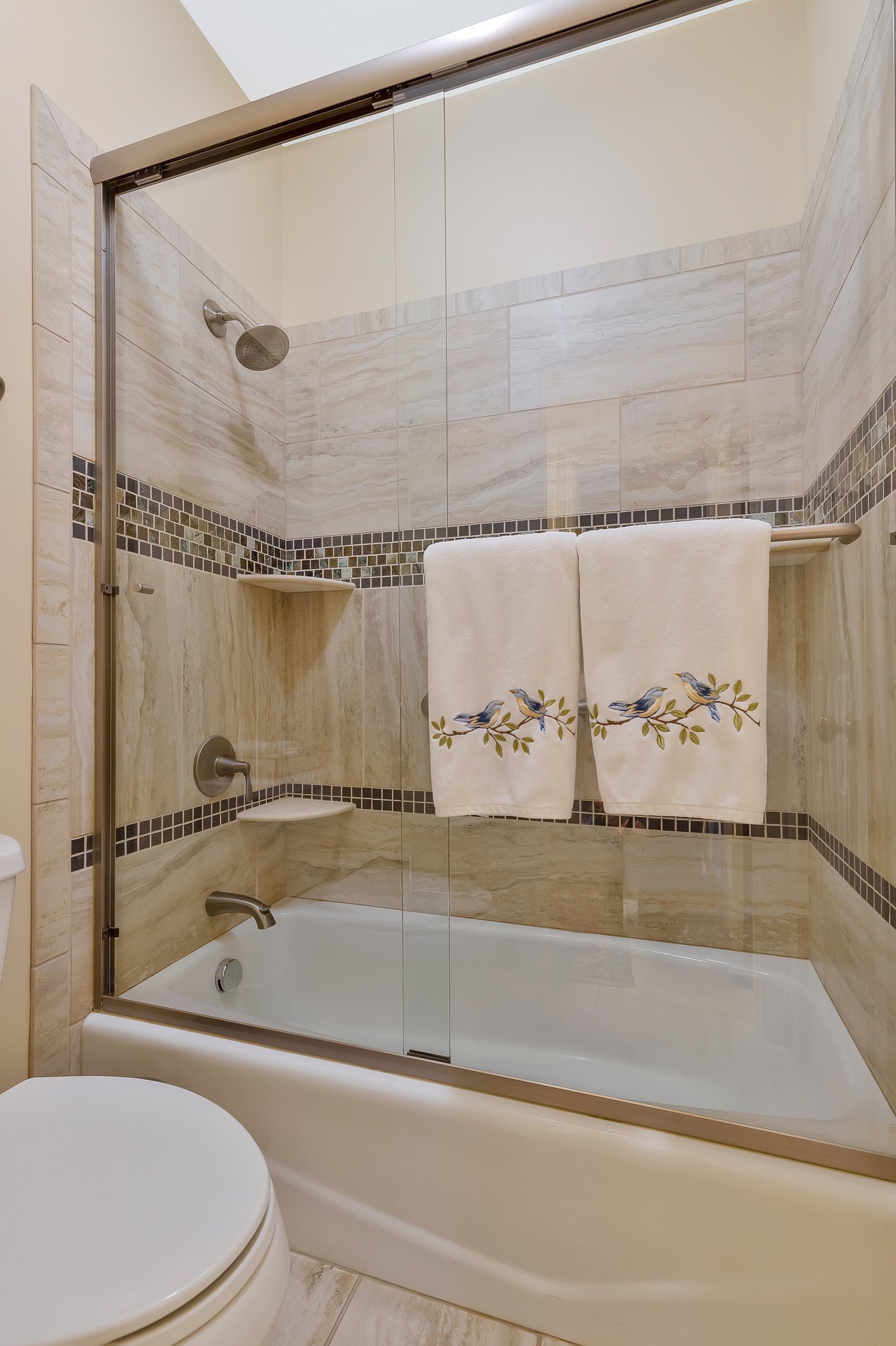 Nashville, Tennessee 37215, United States, 2 Bedrooms Bedrooms, ,2 BathroomsBathrooms,Residential,Pending,110298