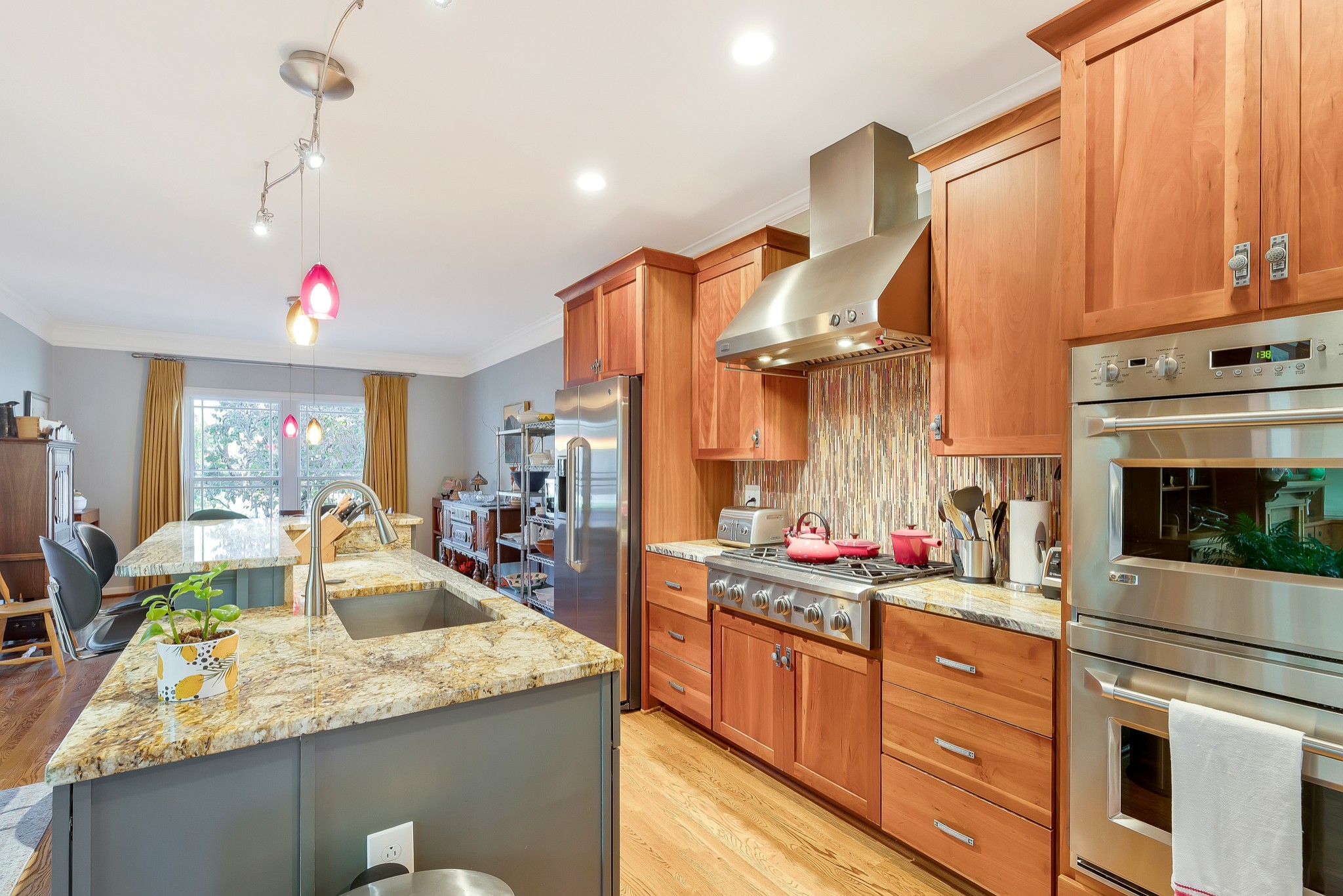 Nashville, Tennessee 37215, United States, 2 Bedrooms Bedrooms, ,2 BathroomsBathrooms,Residential,Pending,110298