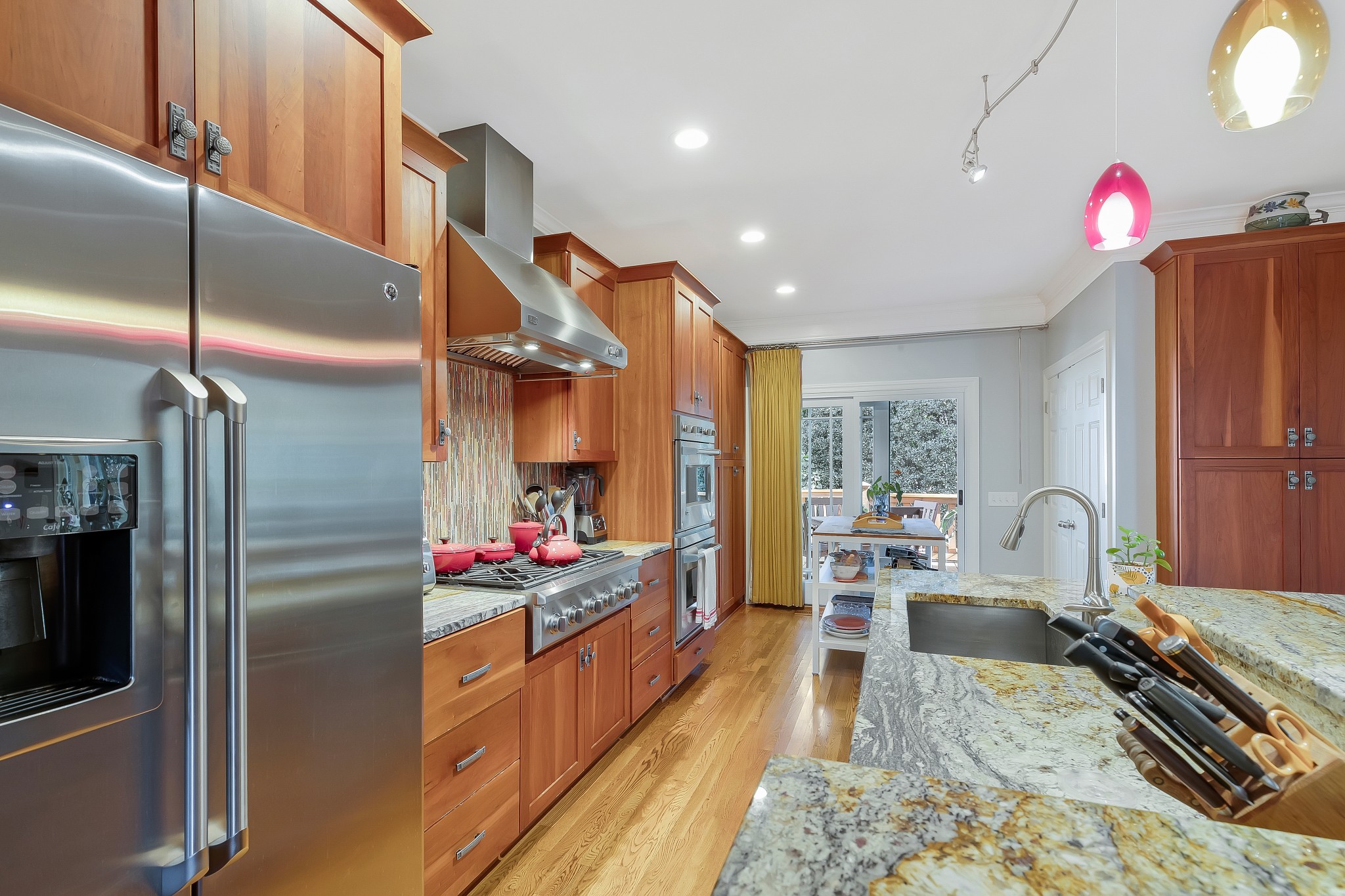 Nashville, Tennessee 37215, United States, 2 Bedrooms Bedrooms, ,2 BathroomsBathrooms,Residential,Pending,110298