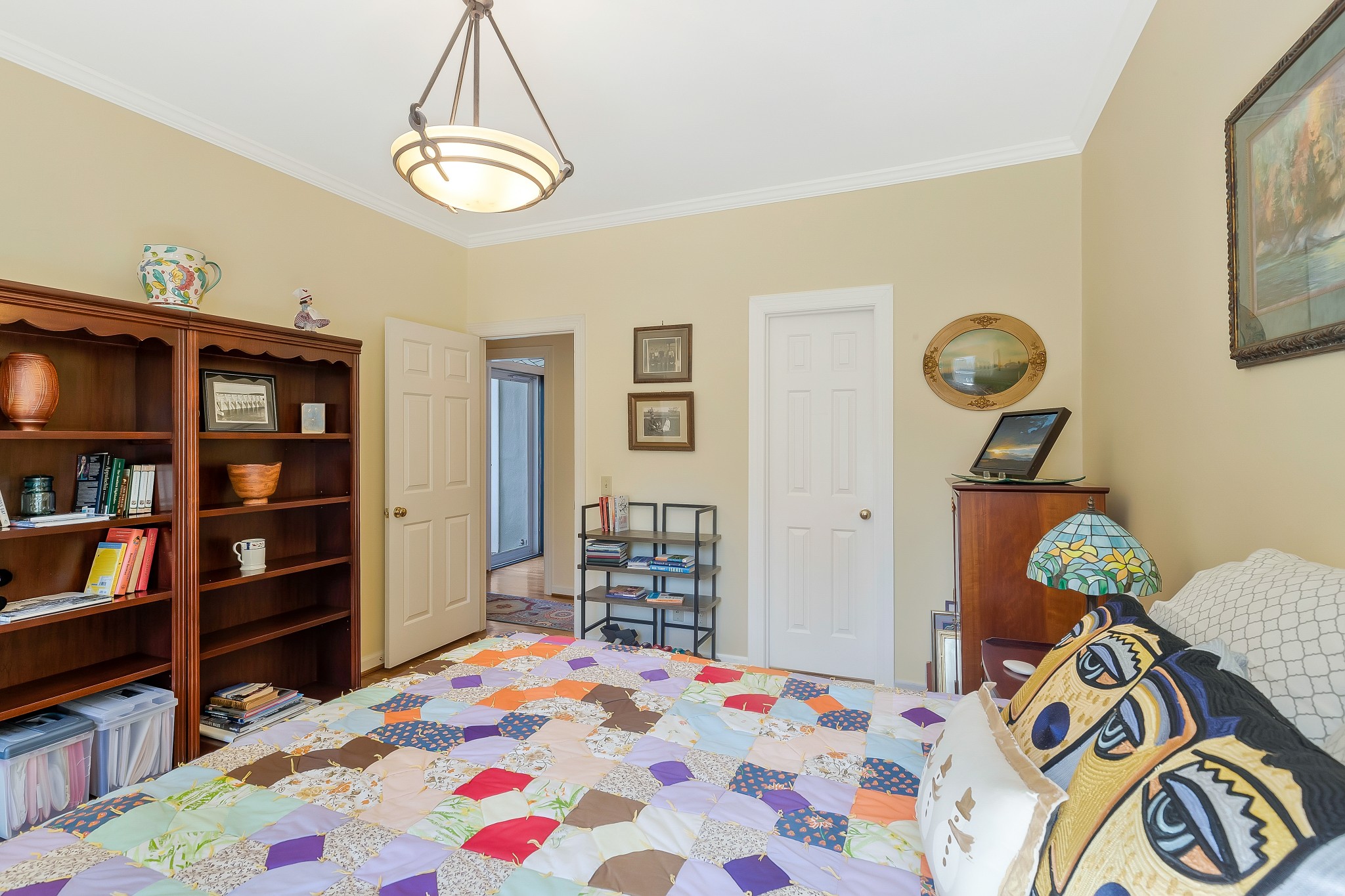 Nashville, Tennessee 37215, United States, 2 Bedrooms Bedrooms, ,2 BathroomsBathrooms,Residential,Pending,110298