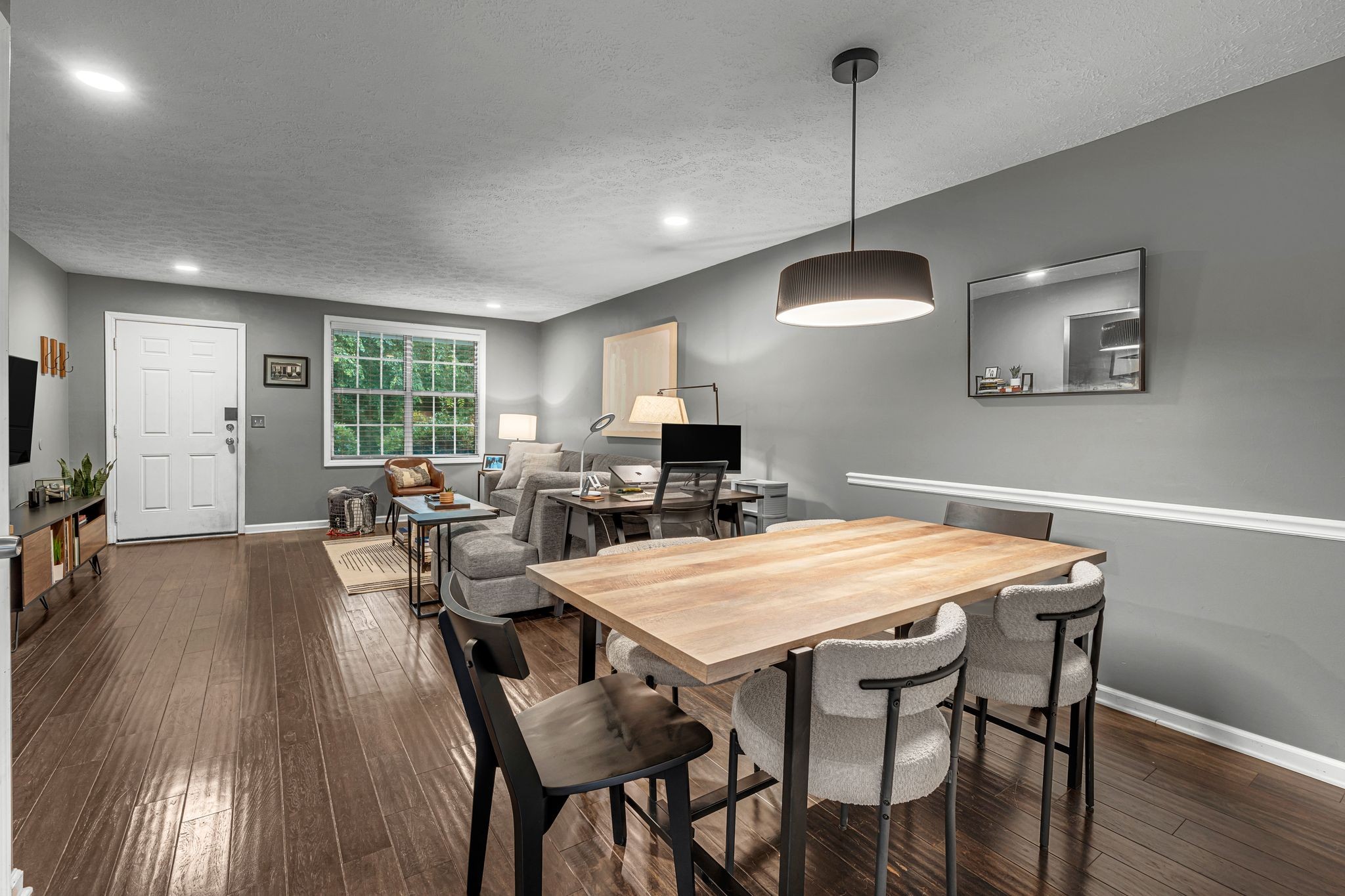 212 Oak Grove Dr