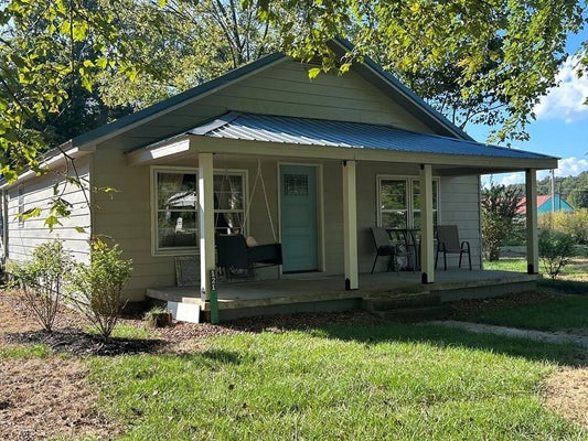 121 2ND ST, BIG SANDY, TN 38221 - Image e1cb6bab90af69ab7d13f04808e38e4e/2102414367