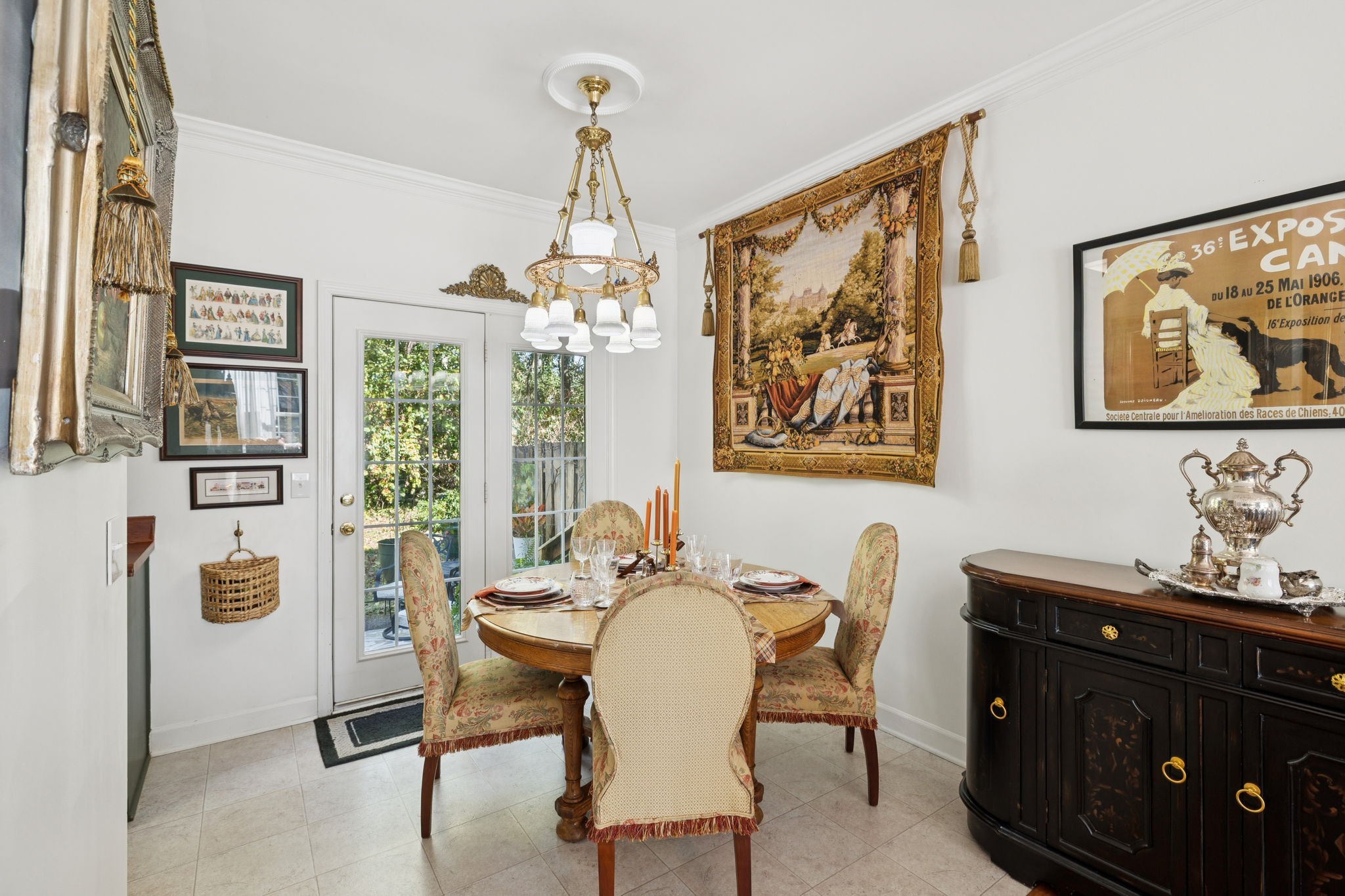 305 Newport Meadows Cir