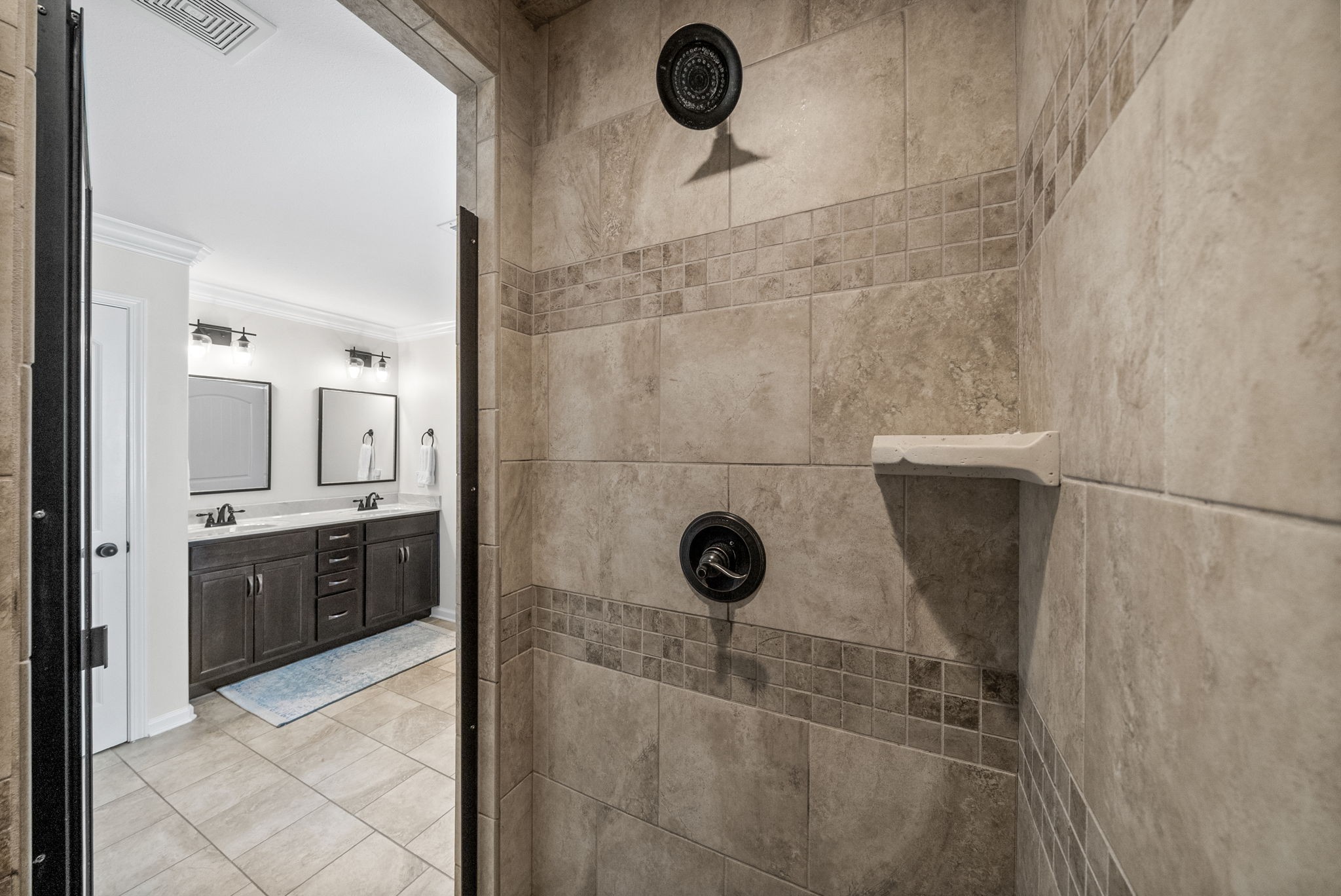 Clarksville, Tennessee 37040, United States, 4 Bedrooms Bedrooms, ,3 BathroomsBathrooms,Residential,Pending,125410