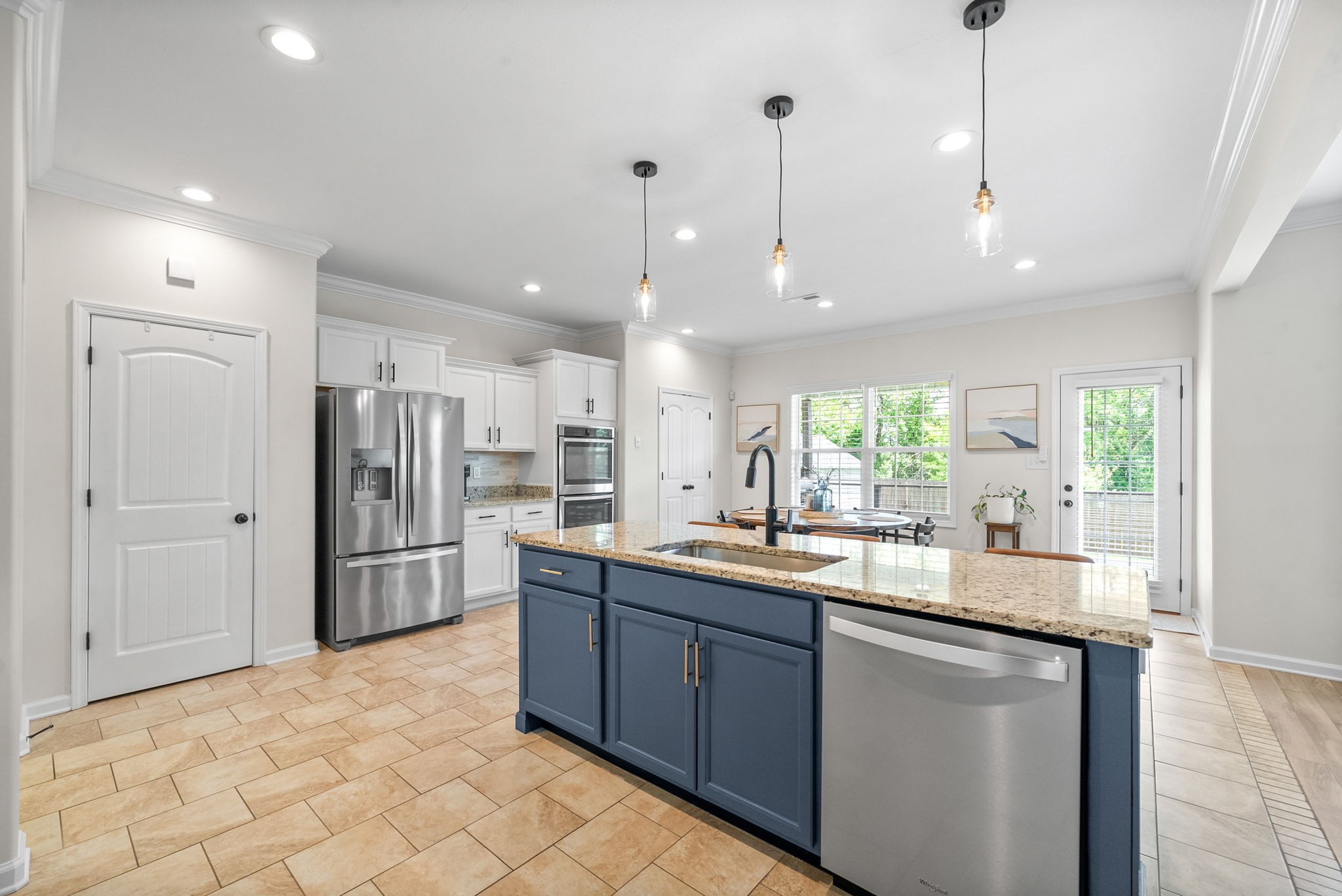 Clarksville, Tennessee 37040, United States, 4 Bedrooms Bedrooms, ,3 BathroomsBathrooms,Residential,Pending,125410