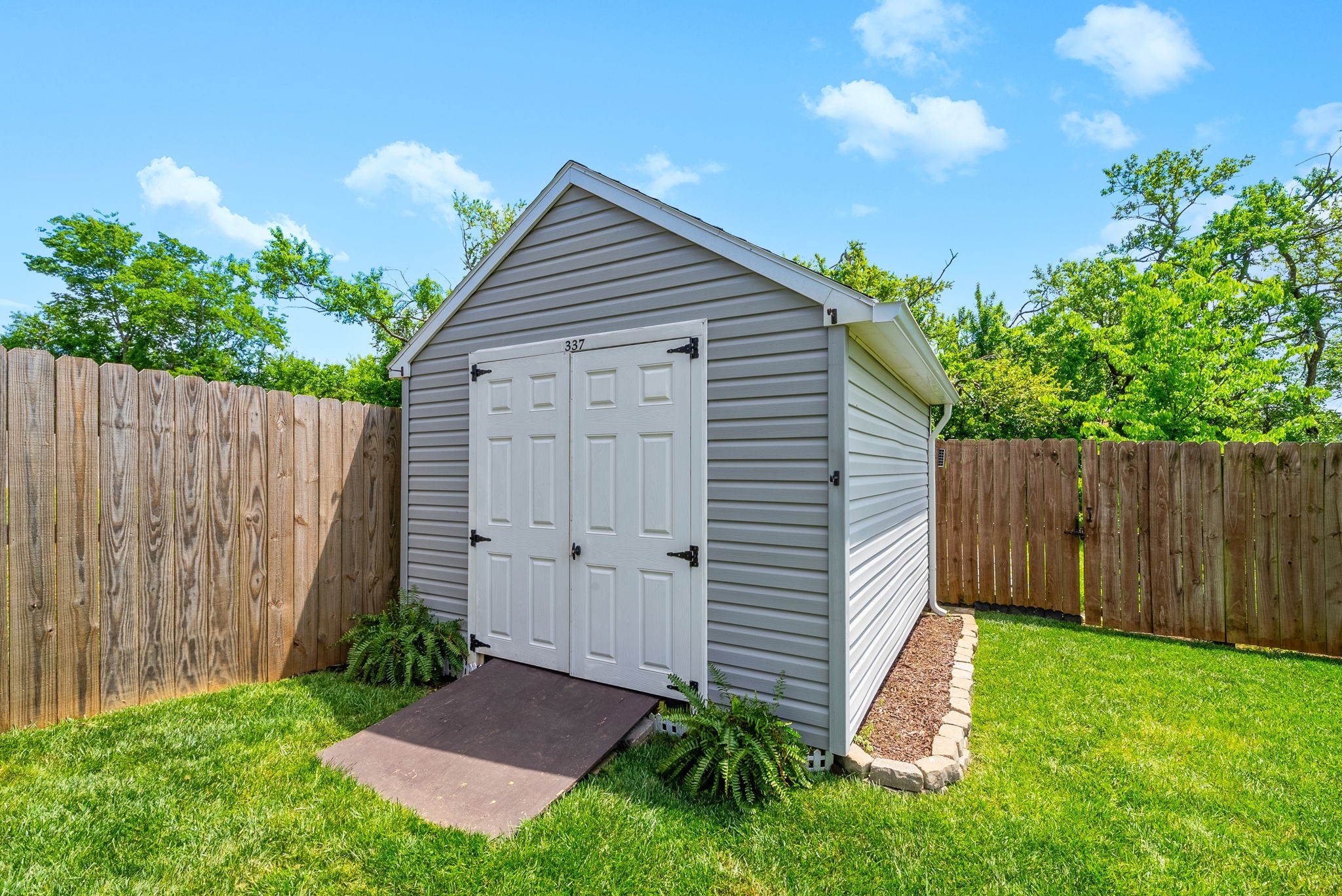 Clarksville, Tennessee 37040, United States, 4 Bedrooms Bedrooms, ,3 BathroomsBathrooms,Residential,Pending,125410