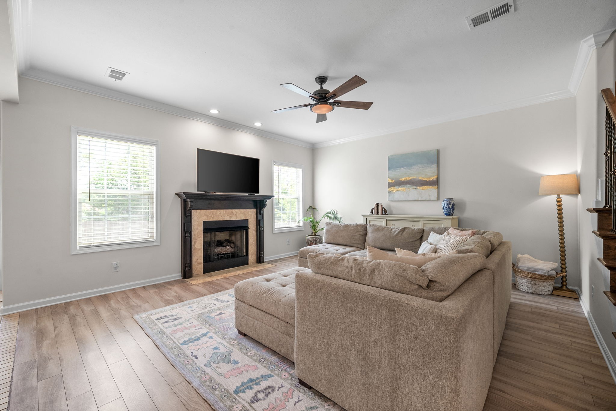 Clarksville, Tennessee 37040, United States, 4 Bedrooms Bedrooms, ,3 BathroomsBathrooms,Residential,Pending,125410