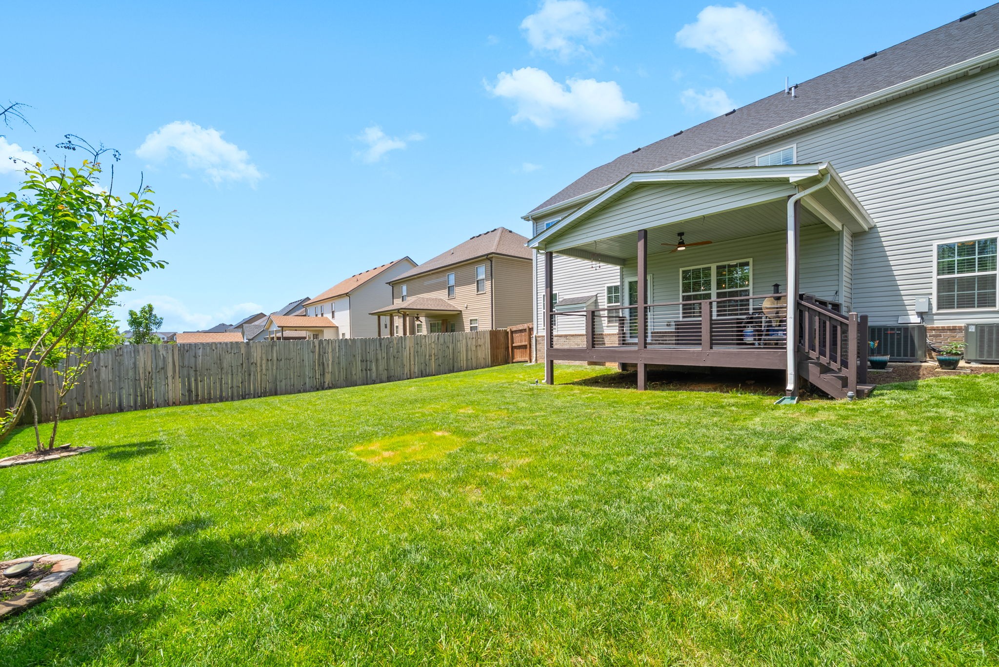 Clarksville, Tennessee 37040, United States, 4 Bedrooms Bedrooms, ,3 BathroomsBathrooms,Residential,Pending,125410