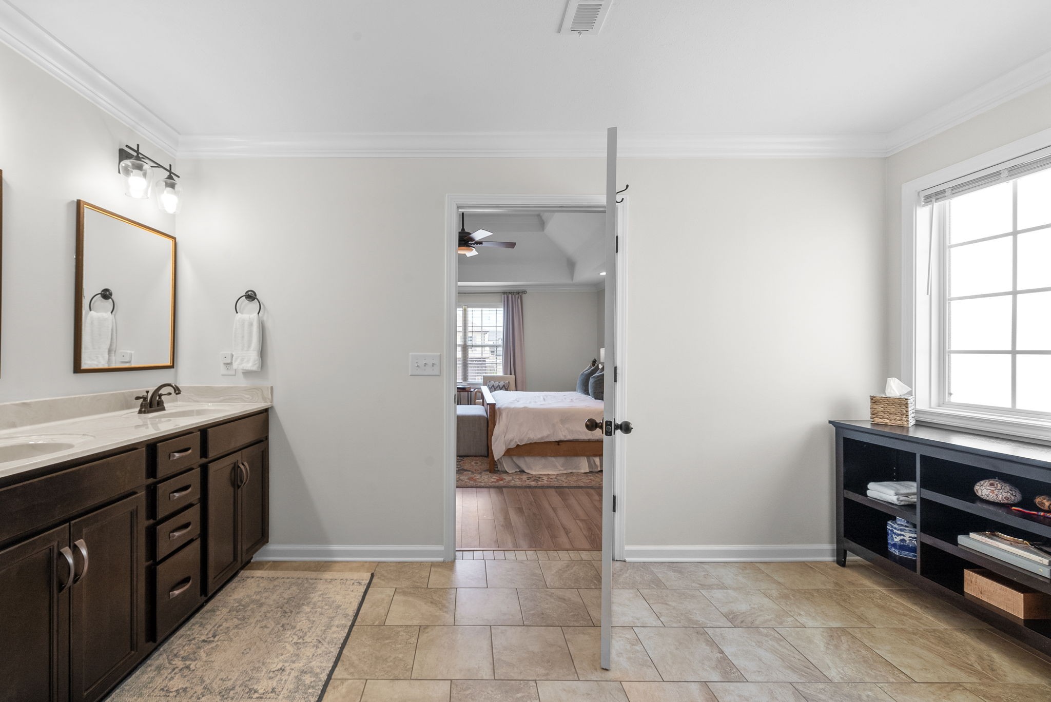 Clarksville, Tennessee 37040, United States, 4 Bedrooms Bedrooms, ,3 BathroomsBathrooms,Residential,Pending,125410