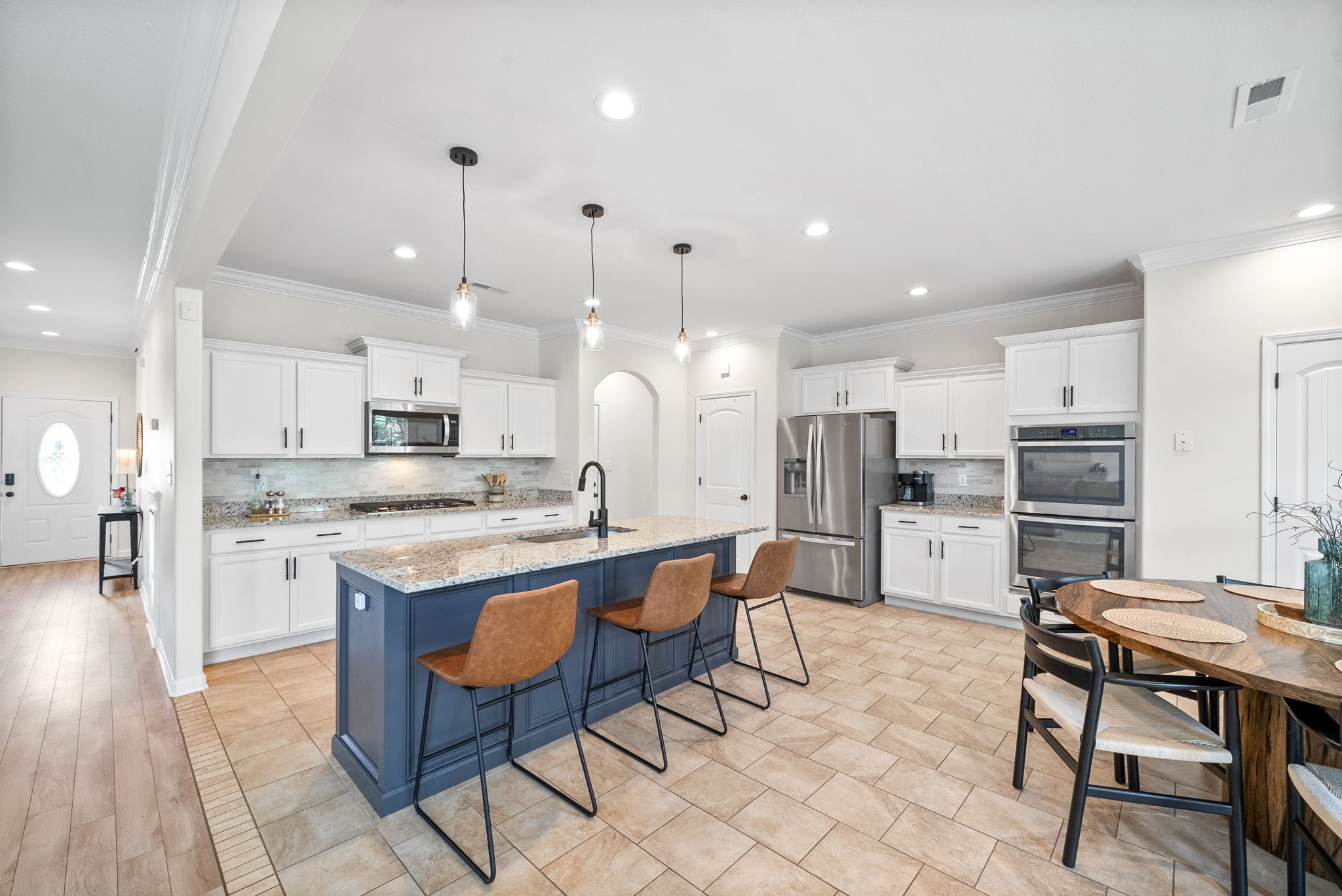 Clarksville, Tennessee 37040, United States, 4 Bedrooms Bedrooms, ,3 BathroomsBathrooms,Residential,Pending,125410