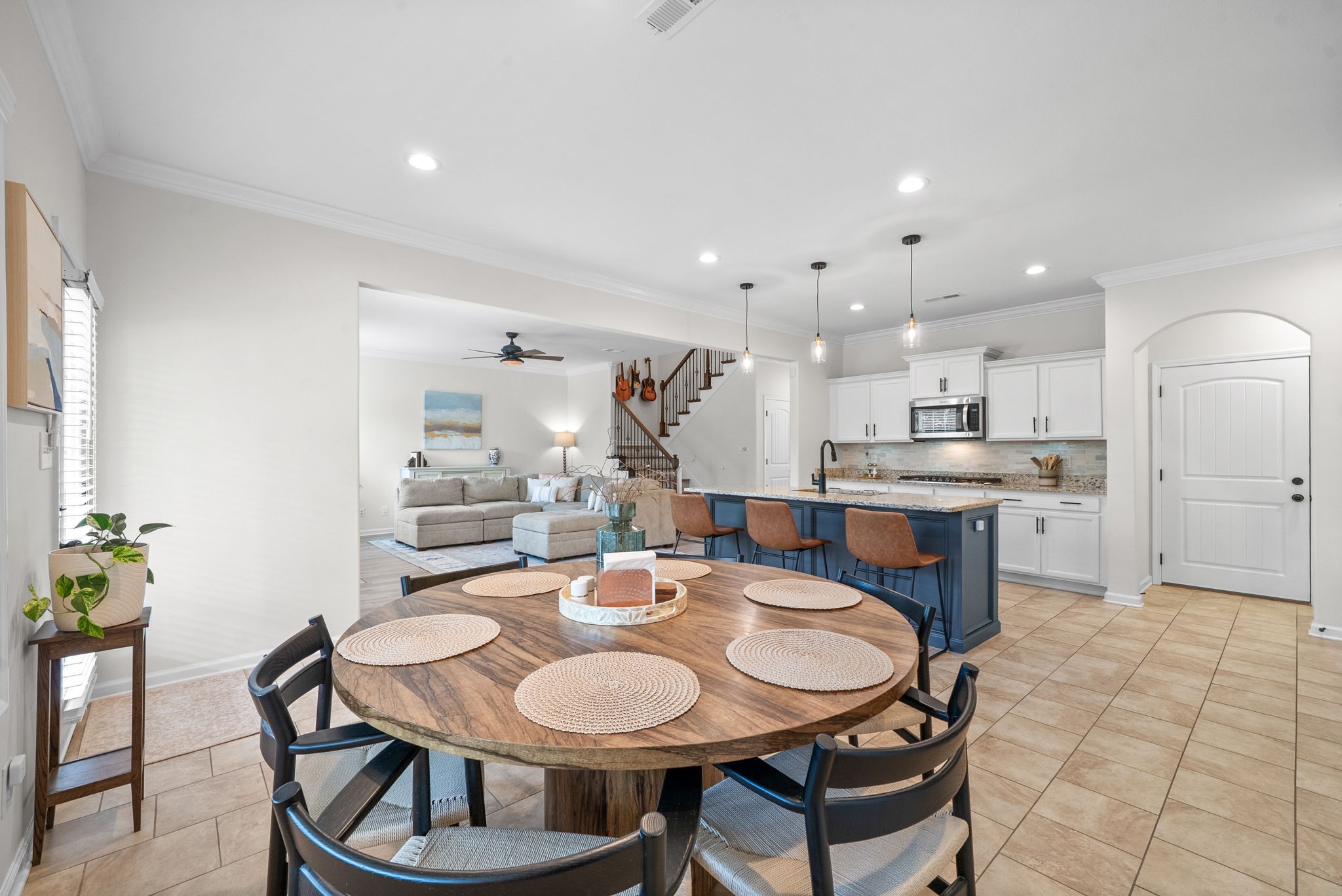 Clarksville, Tennessee 37040, United States, 4 Bedrooms Bedrooms, ,3 BathroomsBathrooms,Residential,Pending,125410