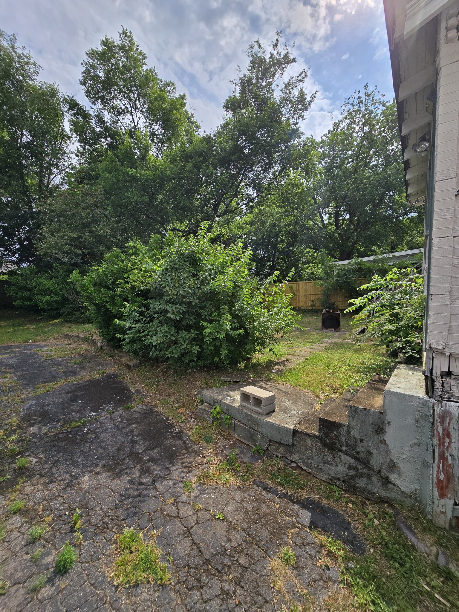 1007 Carolyn Ave