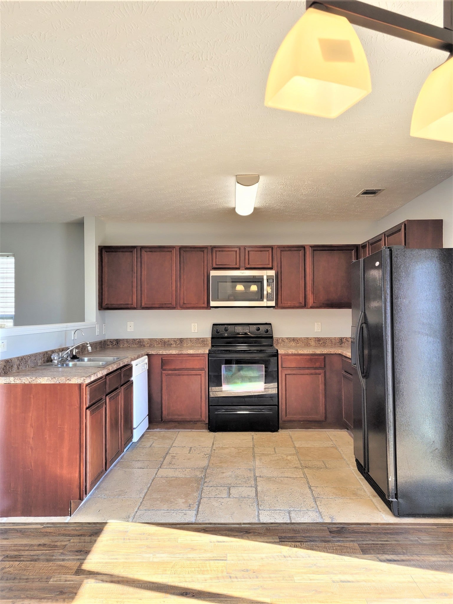 2857 Creekbend Dr