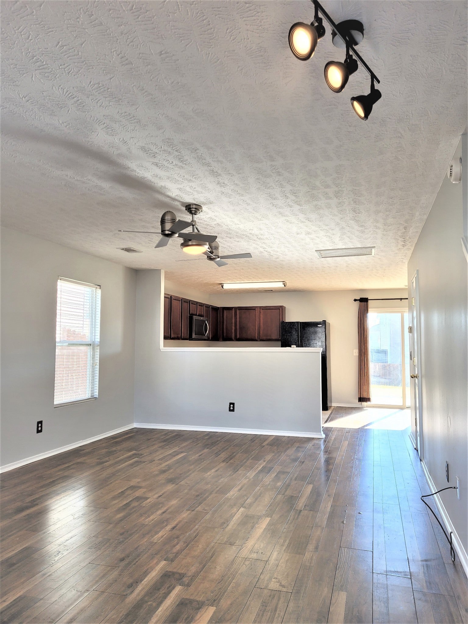 2857 Creekbend Dr