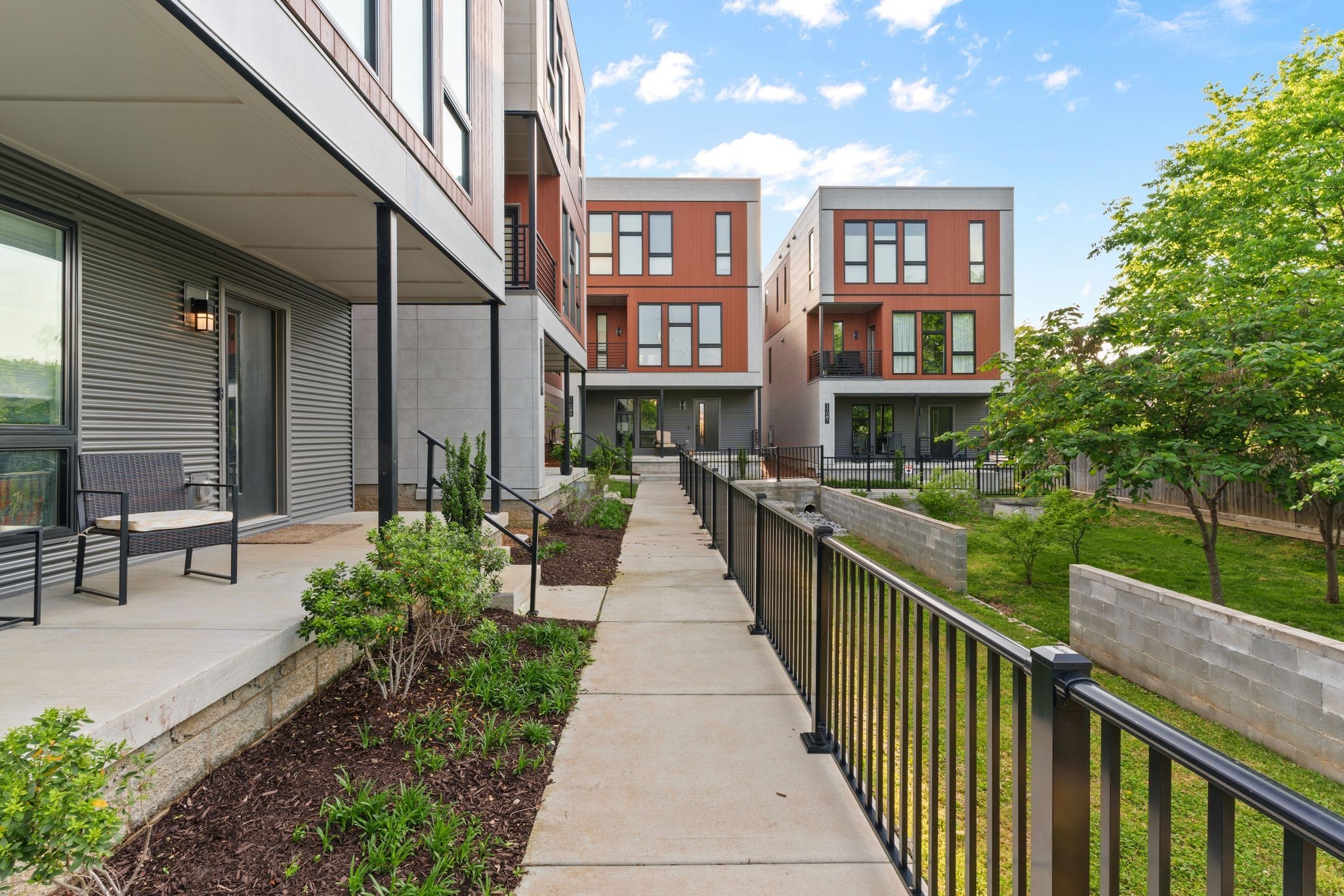 110 Oceola Ave 11