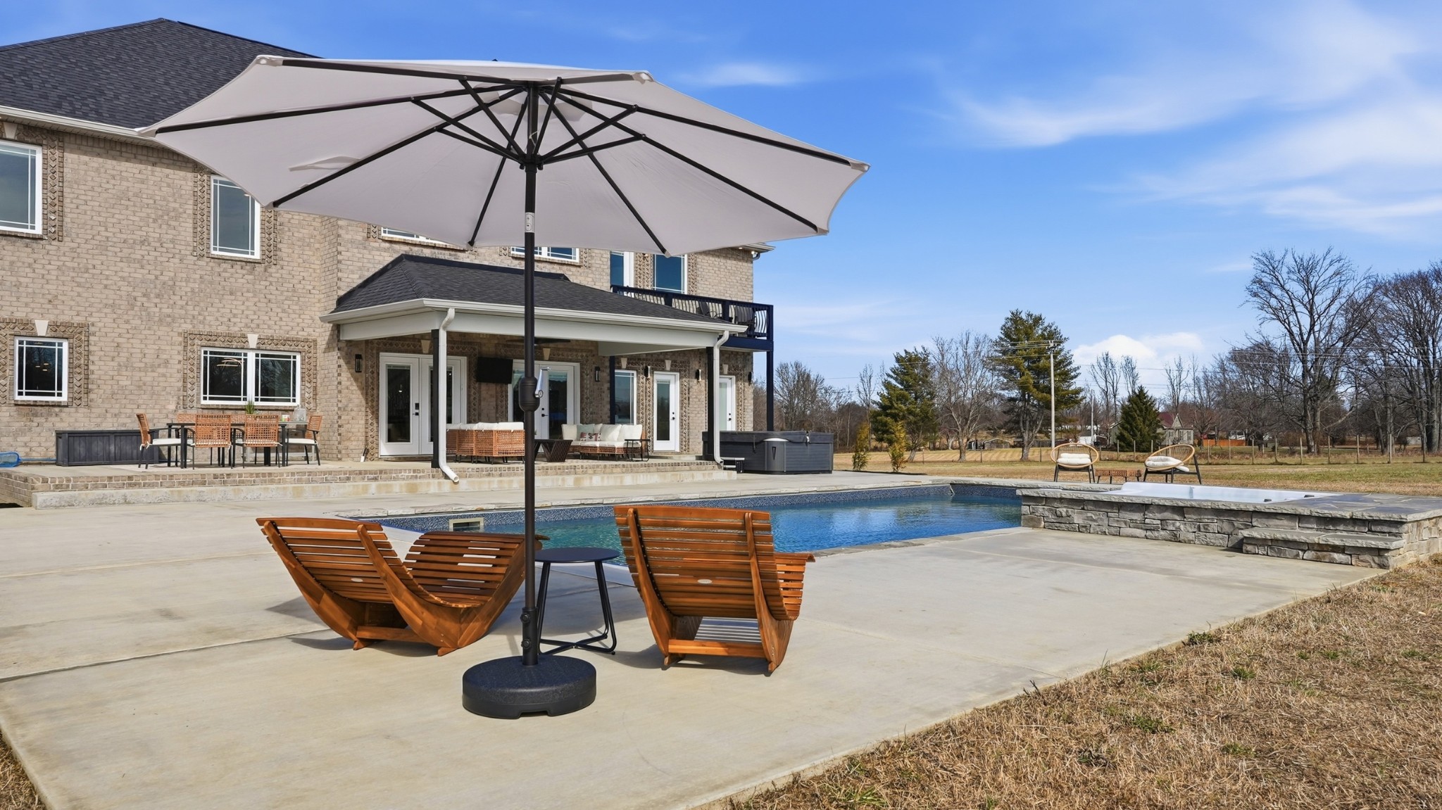 Clarksville, Tennessee, 37043, United States, 5 Bedrooms Bedrooms, ,5 BathroomsBathrooms,Residential,Active,2019139