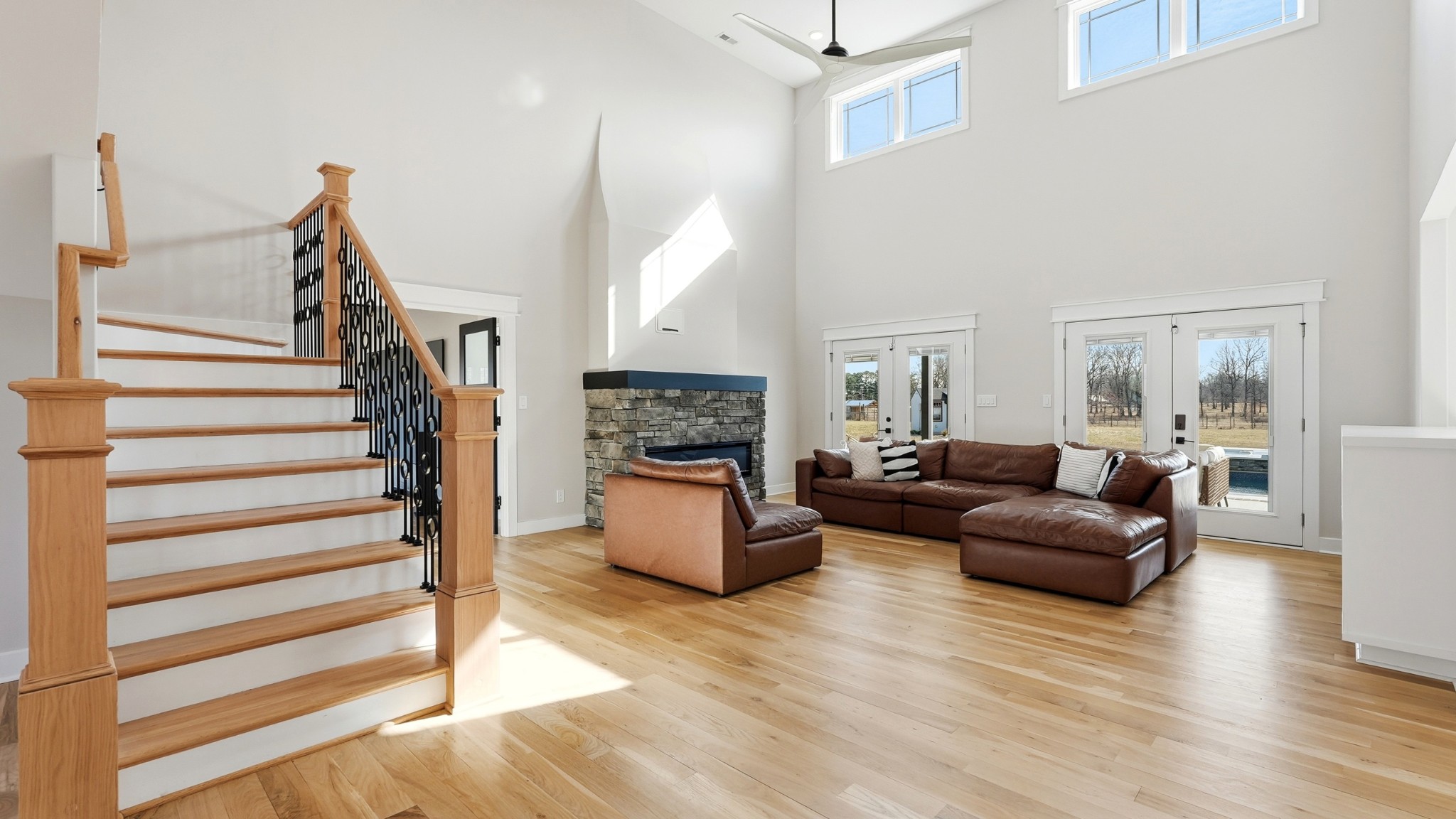 Clarksville, Tennessee, 37043, United States, 5 Bedrooms Bedrooms, ,5 BathroomsBathrooms,Residential,Active,2019139