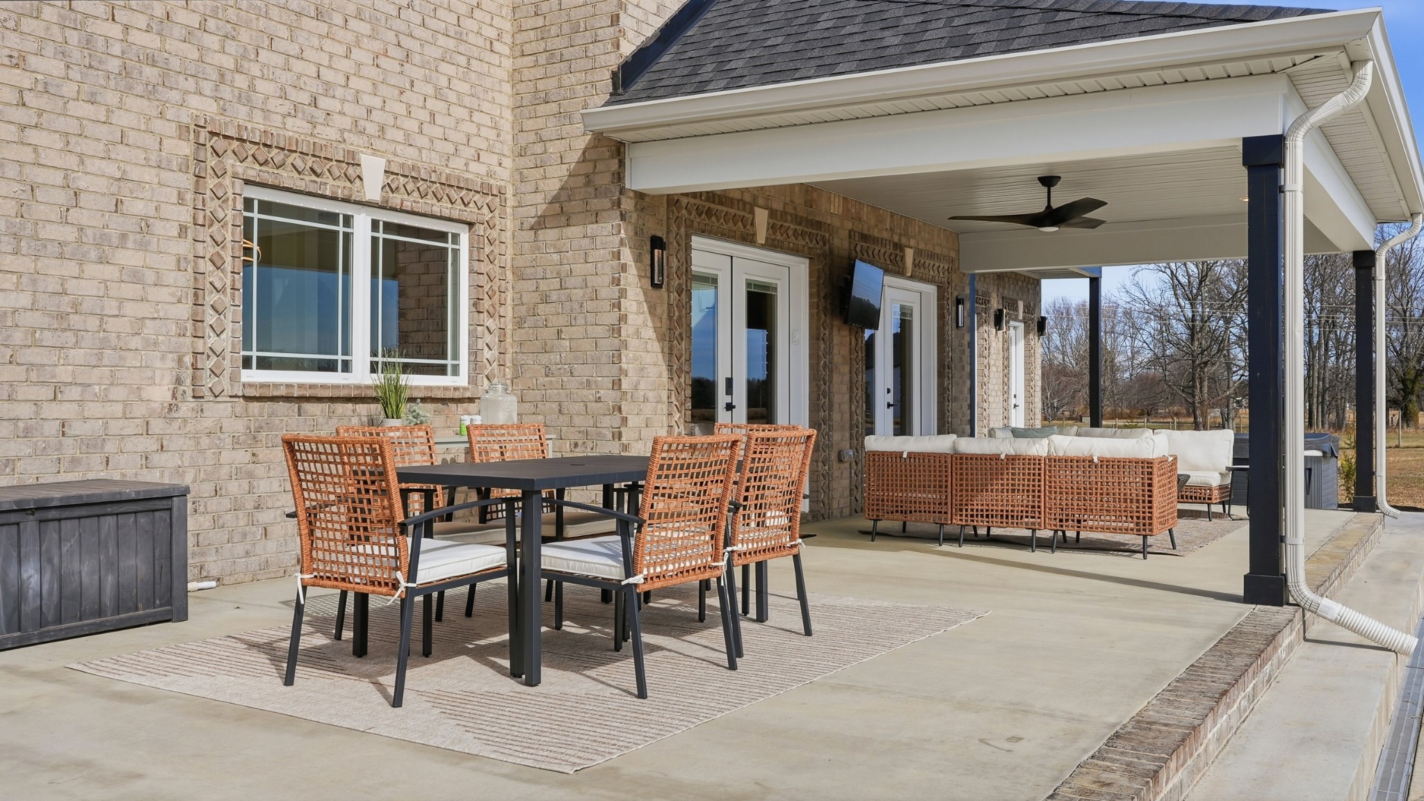 Clarksville, Tennessee, 37043, United States, 5 Bedrooms Bedrooms, ,5 BathroomsBathrooms,Residential,Active,2019139
