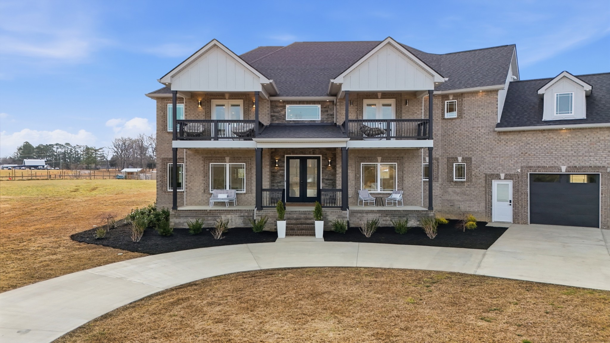 Clarksville, Tennessee, 37043, United States, 5 Bedrooms Bedrooms, ,5 BathroomsBathrooms,Residential,Active,2019139