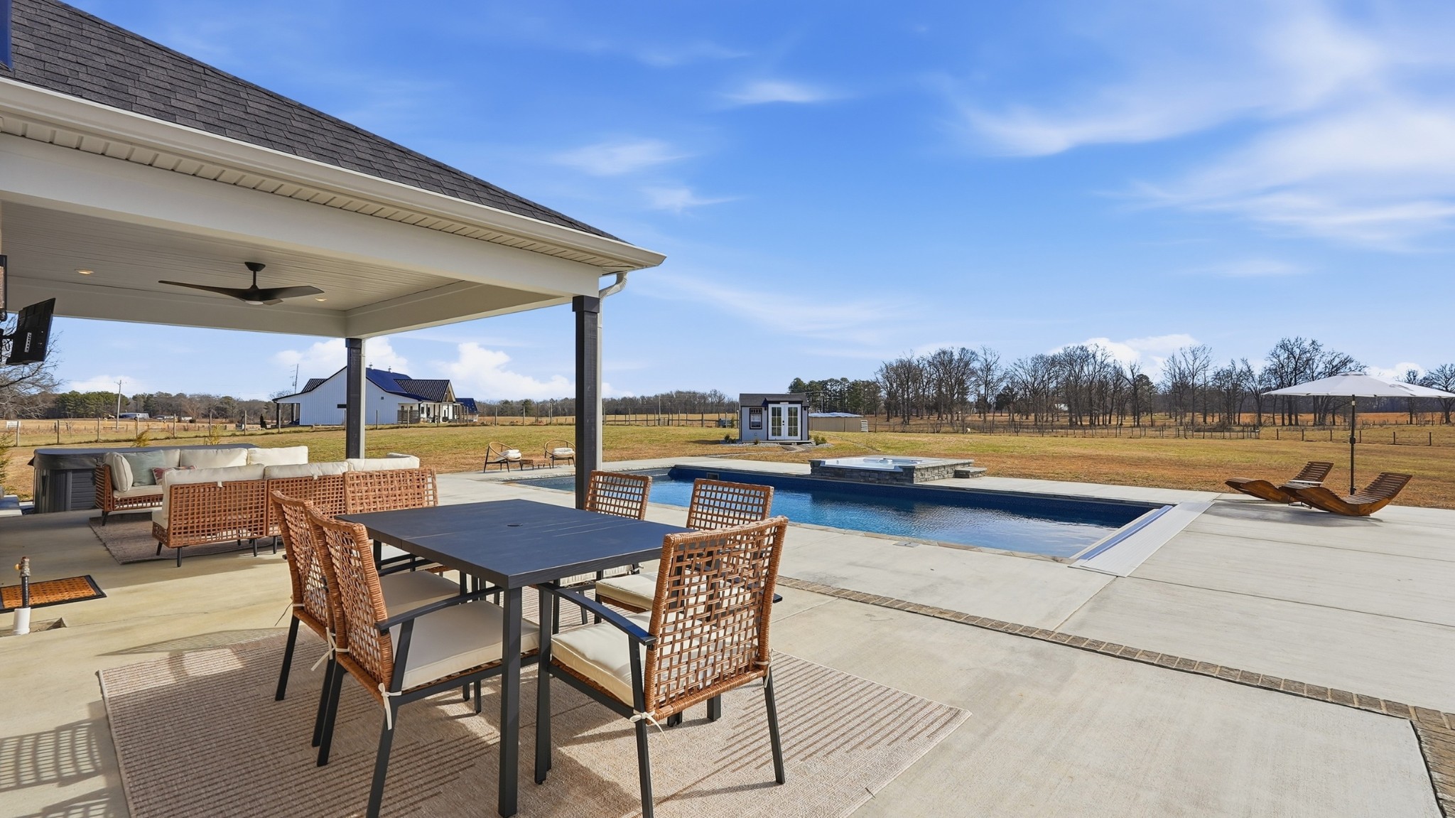 Clarksville, Tennessee, 37043, United States, 5 Bedrooms Bedrooms, ,5 BathroomsBathrooms,Residential,Active,2019139