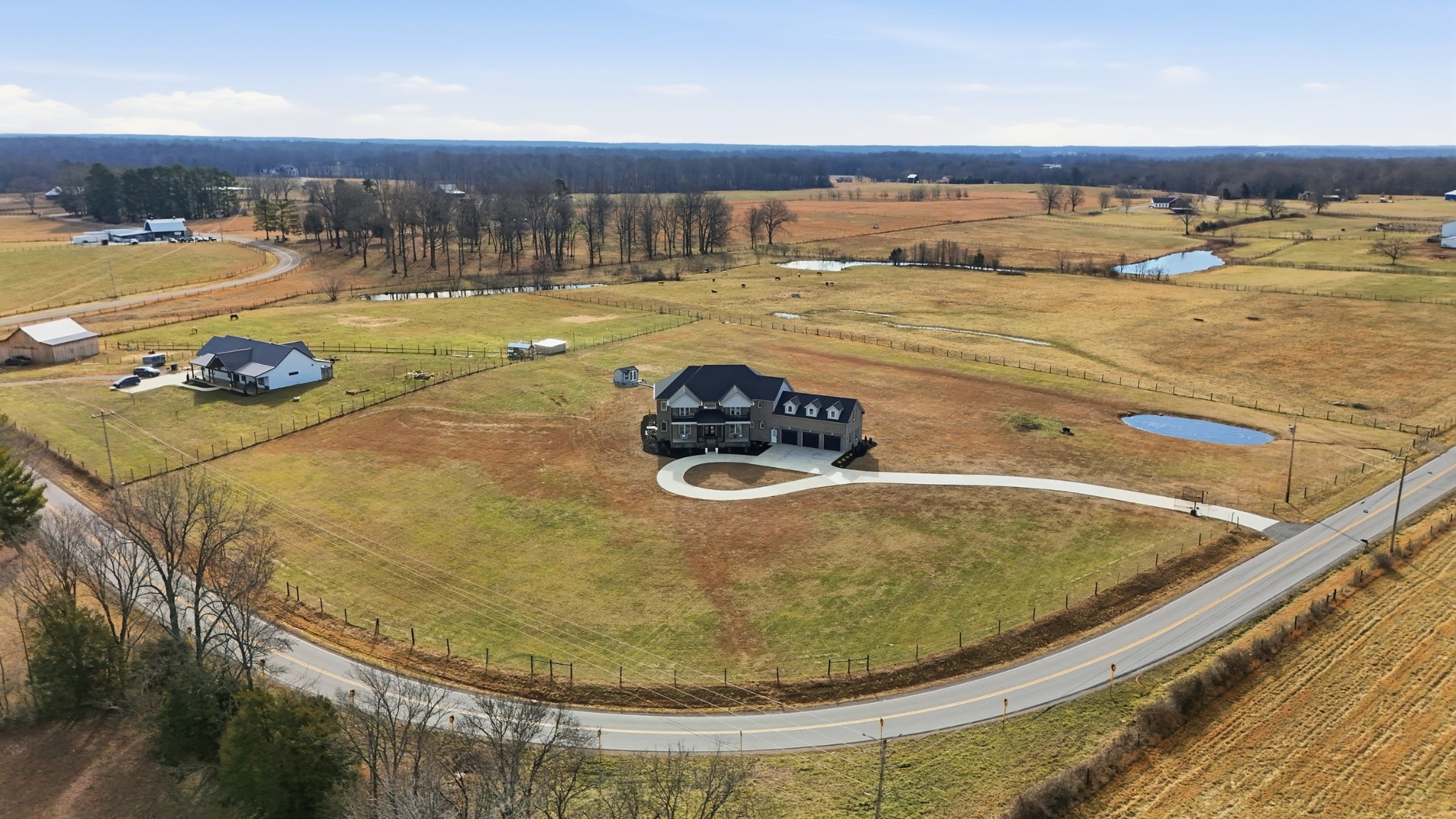 Clarksville, Tennessee, 37043, United States, 5 Bedrooms Bedrooms, ,5 BathroomsBathrooms,Residential,Active,2019139