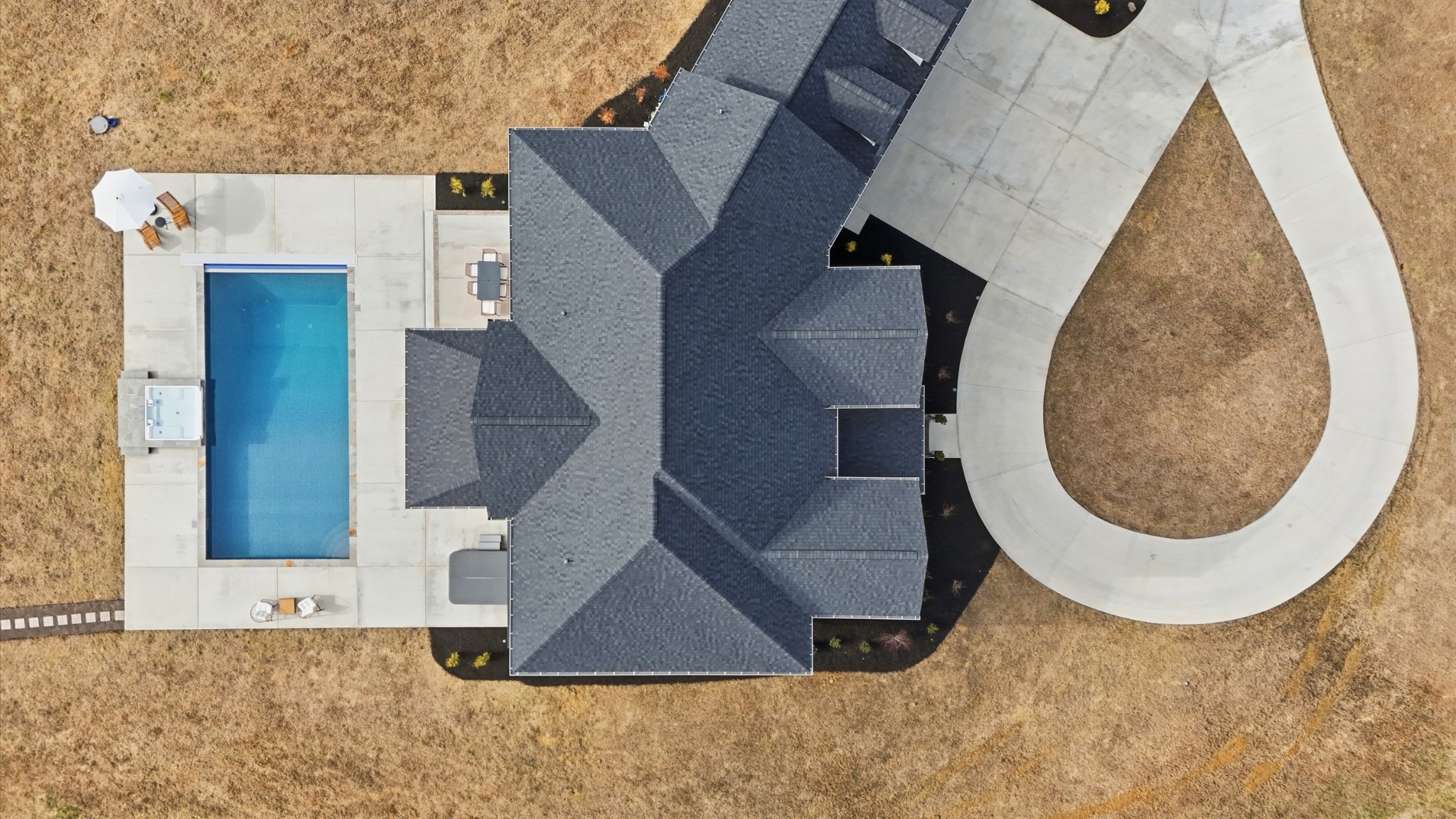 Clarksville, Tennessee, 37043, United States, 5 Bedrooms Bedrooms, ,5 BathroomsBathrooms,Residential,Active,2019139