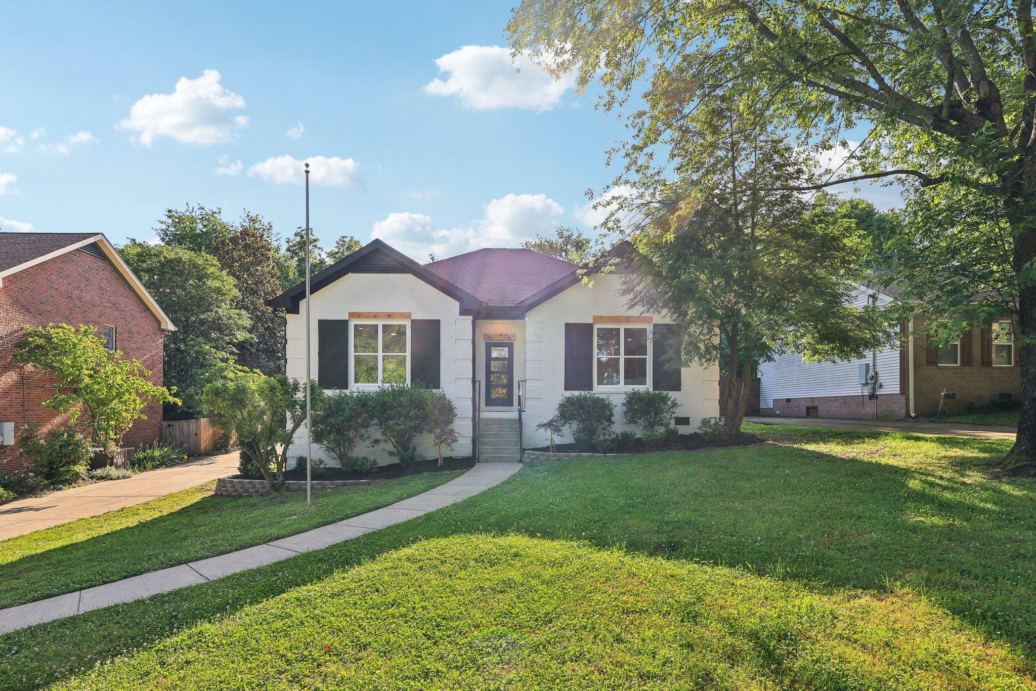 2916 Vaulx Ln