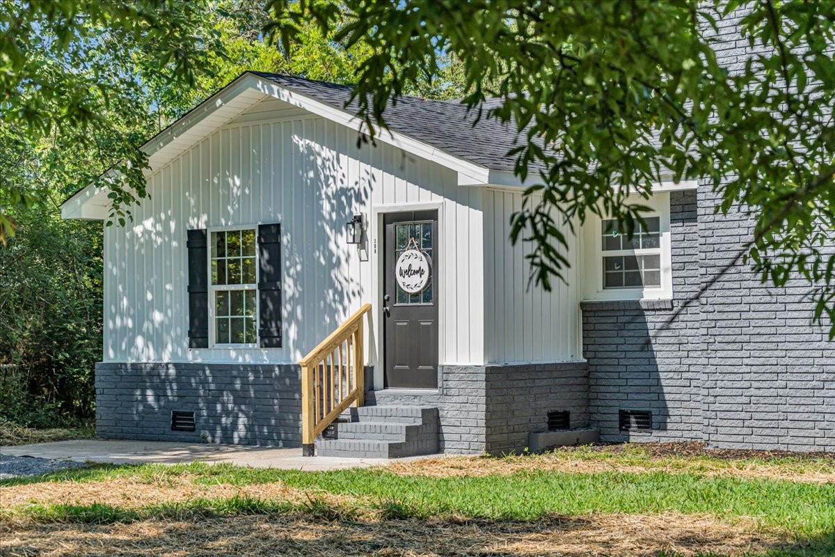 208 Bragg Cir