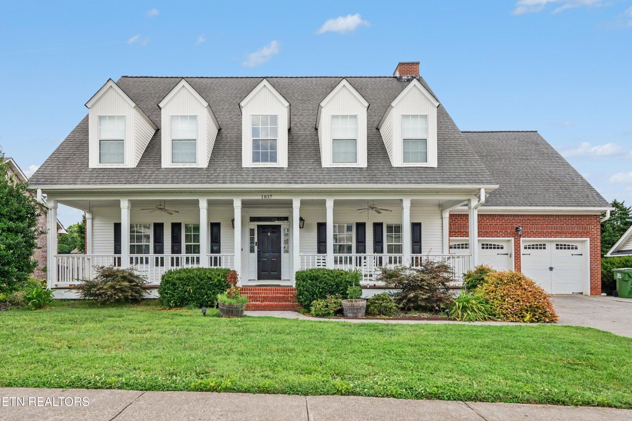 1837 Southcliff Drive