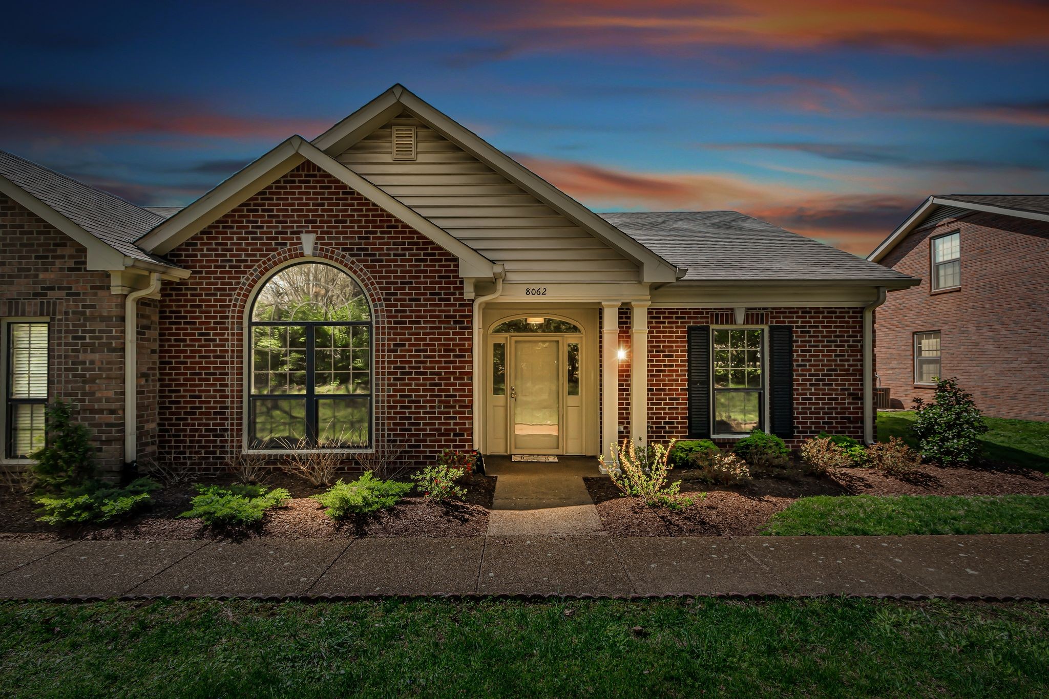 Franklin, Tennessee 37067, United States, 4 Bedrooms Bedrooms, ,2 BathroomsBathrooms,Residential,Pending,102617