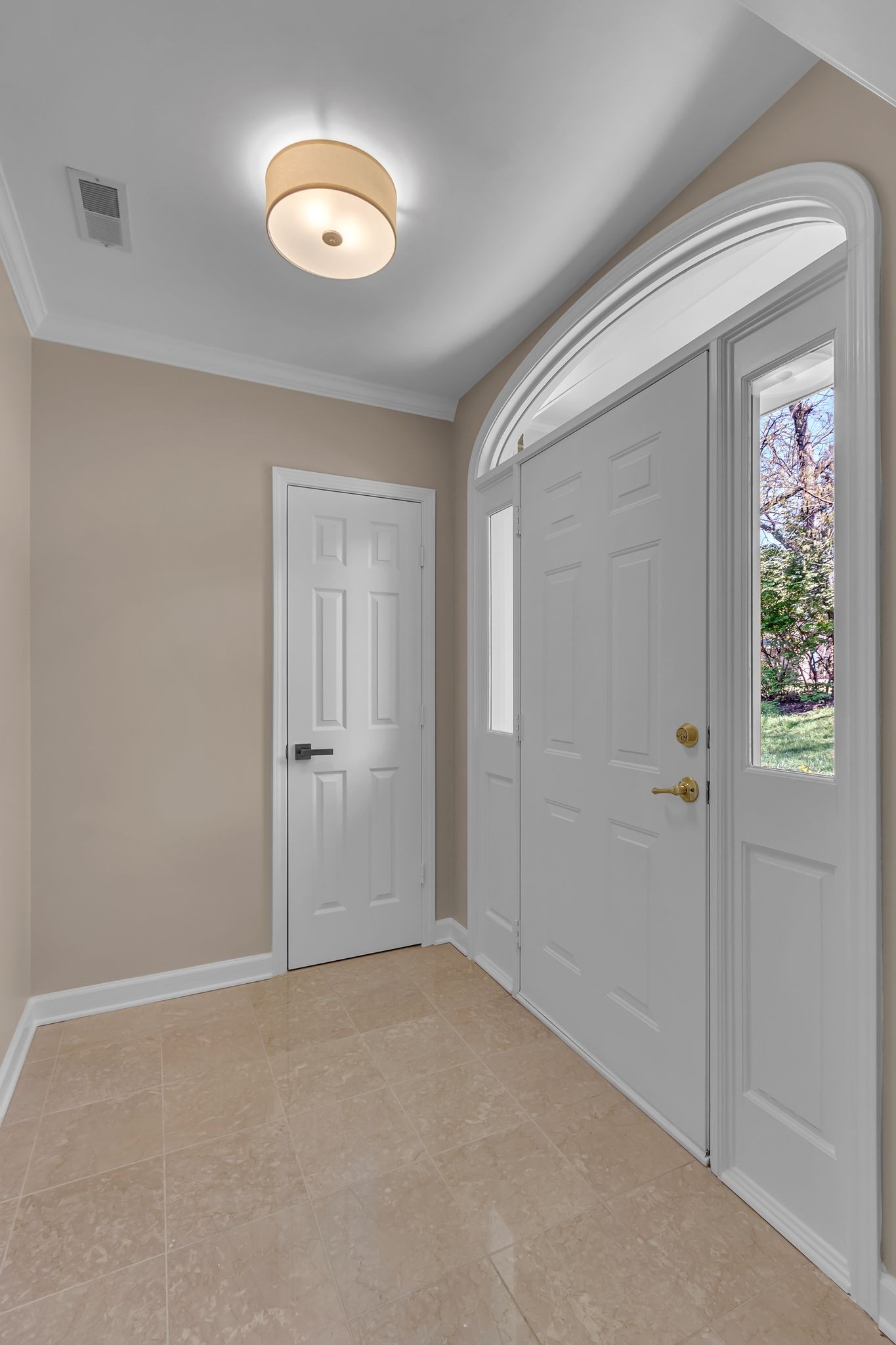 Franklin, Tennessee 37067, United States, 4 Bedrooms Bedrooms, ,2 BathroomsBathrooms,Residential,Pending,102617