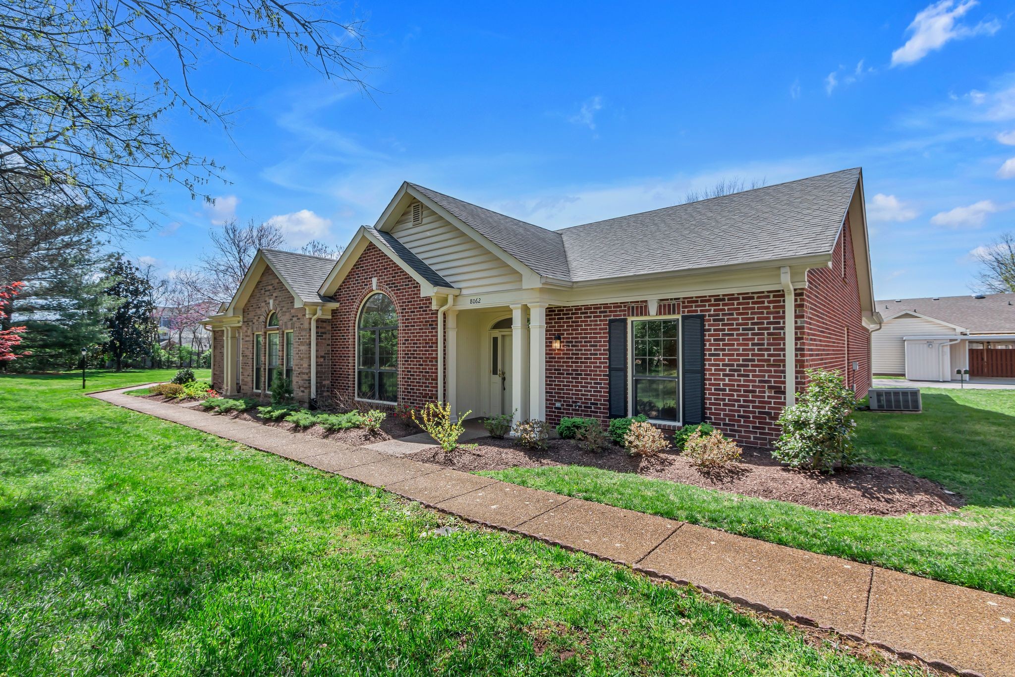 Franklin, Tennessee 37067, United States, 4 Bedrooms Bedrooms, ,2 BathroomsBathrooms,Residential,Pending,102617