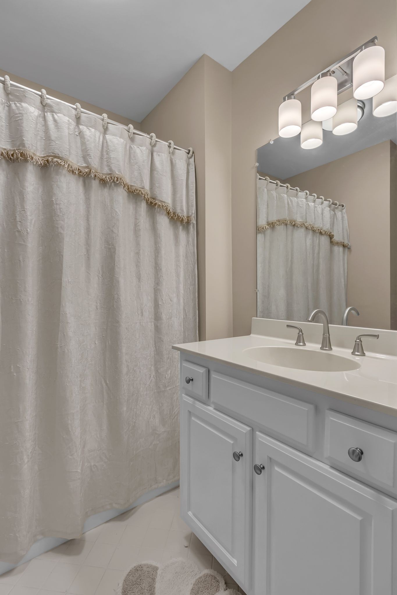 Franklin, Tennessee 37067, United States, 4 Bedrooms Bedrooms, ,2 BathroomsBathrooms,Residential,Pending,102617