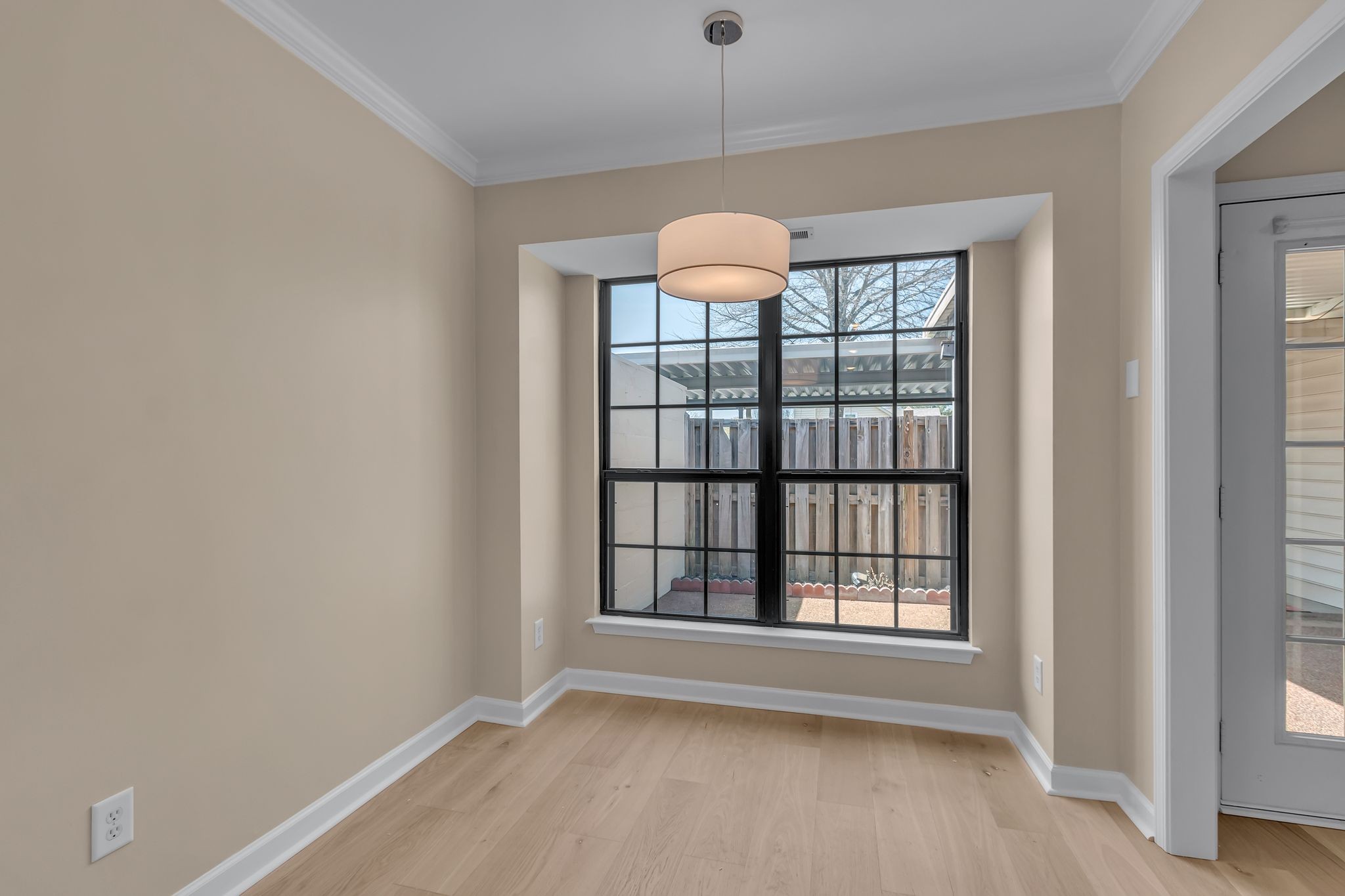 Franklin, Tennessee 37067, United States, 4 Bedrooms Bedrooms, ,2 BathroomsBathrooms,Residential,Pending,102617