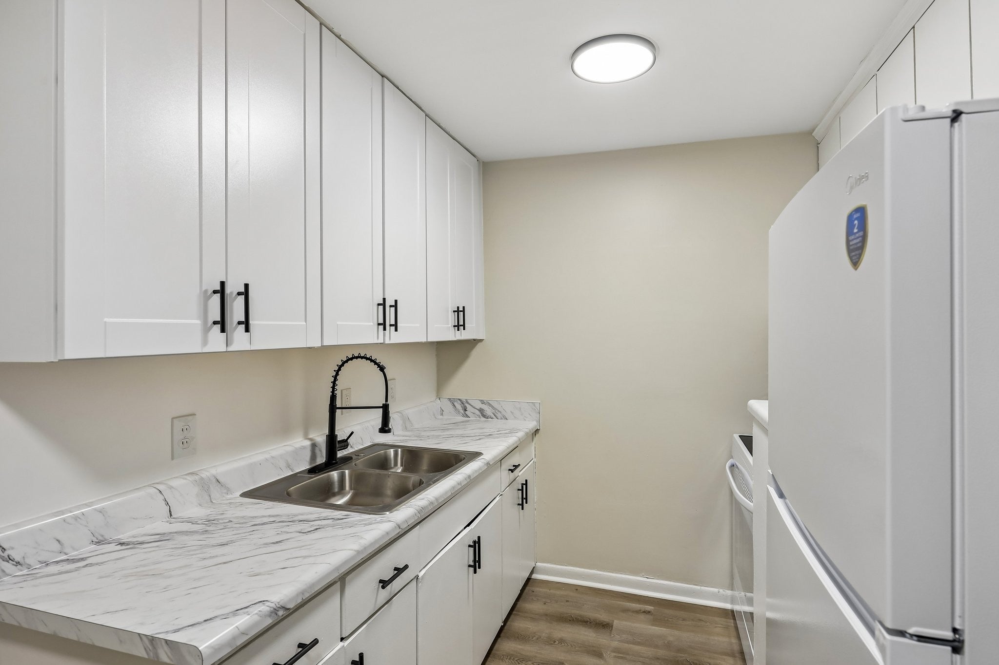 550 Harding Pl F122