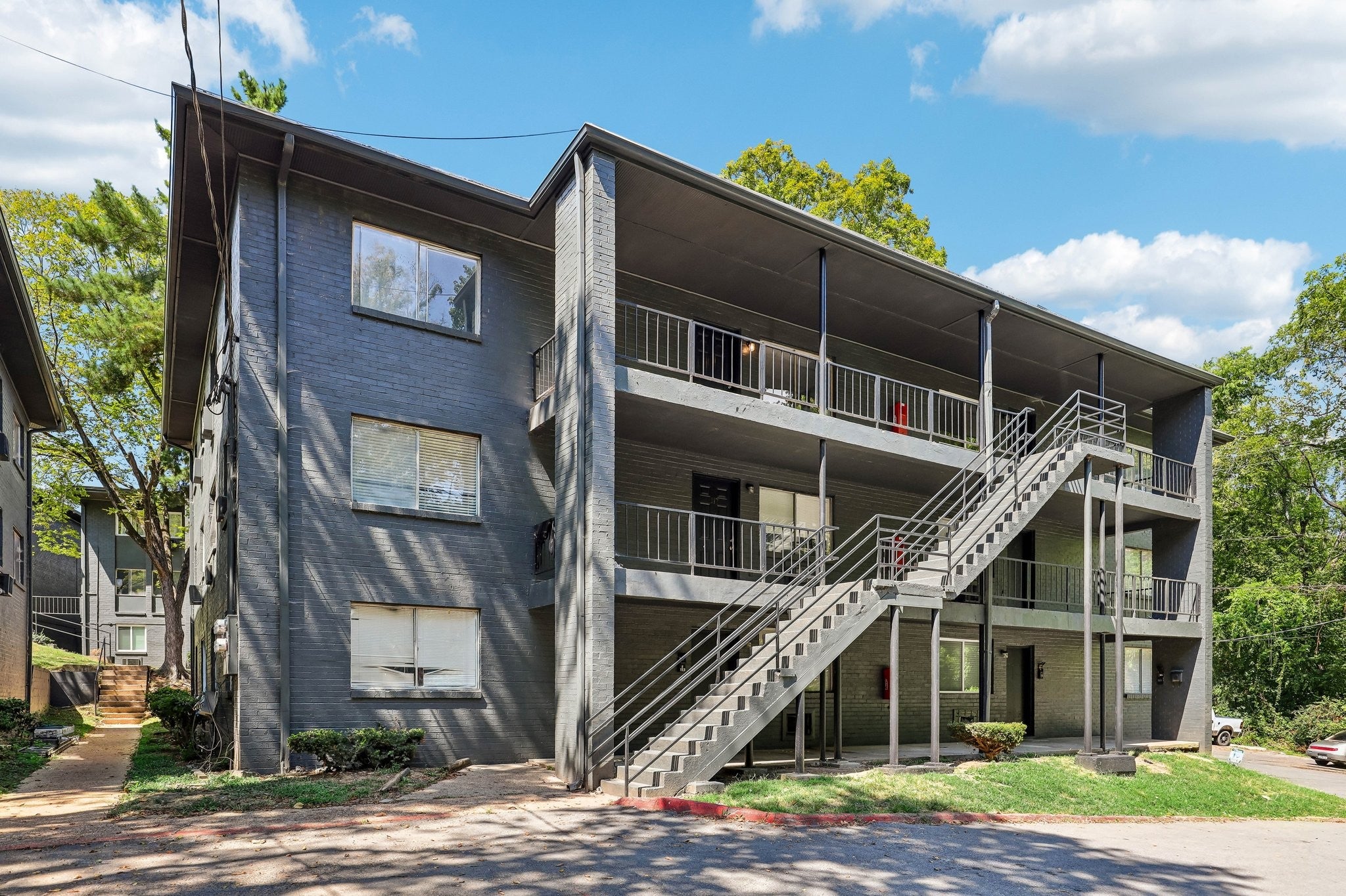 2-bed listing at 550 Harding Pl F122, Nashville