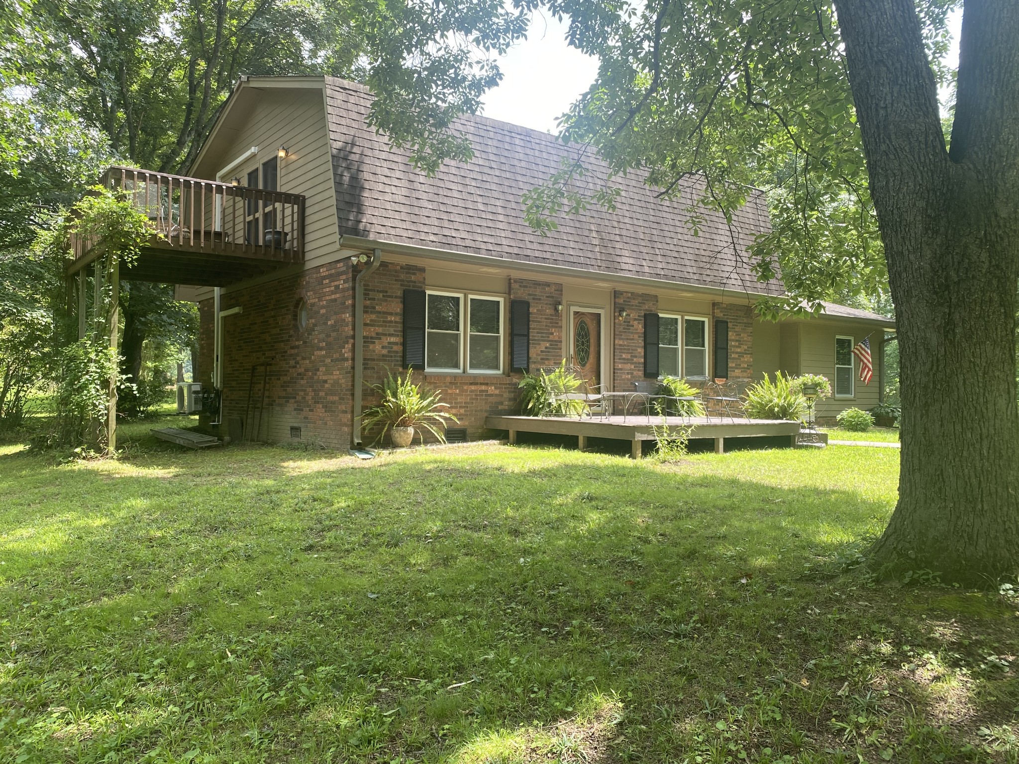 3240 Valley View Ct