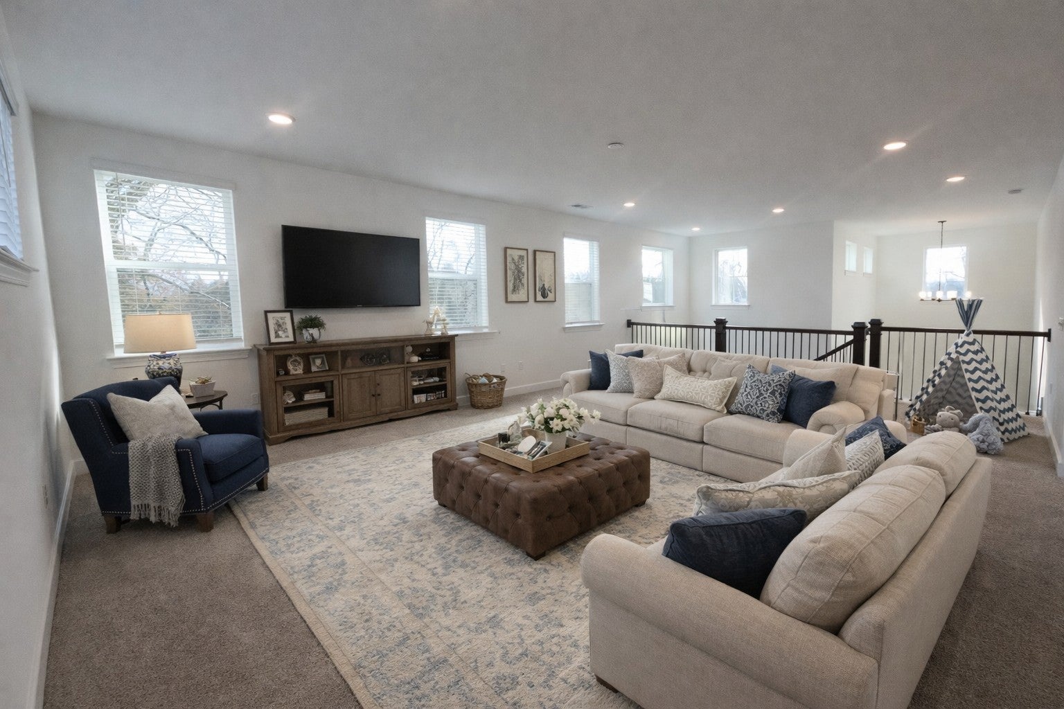 102 West Cassa Way