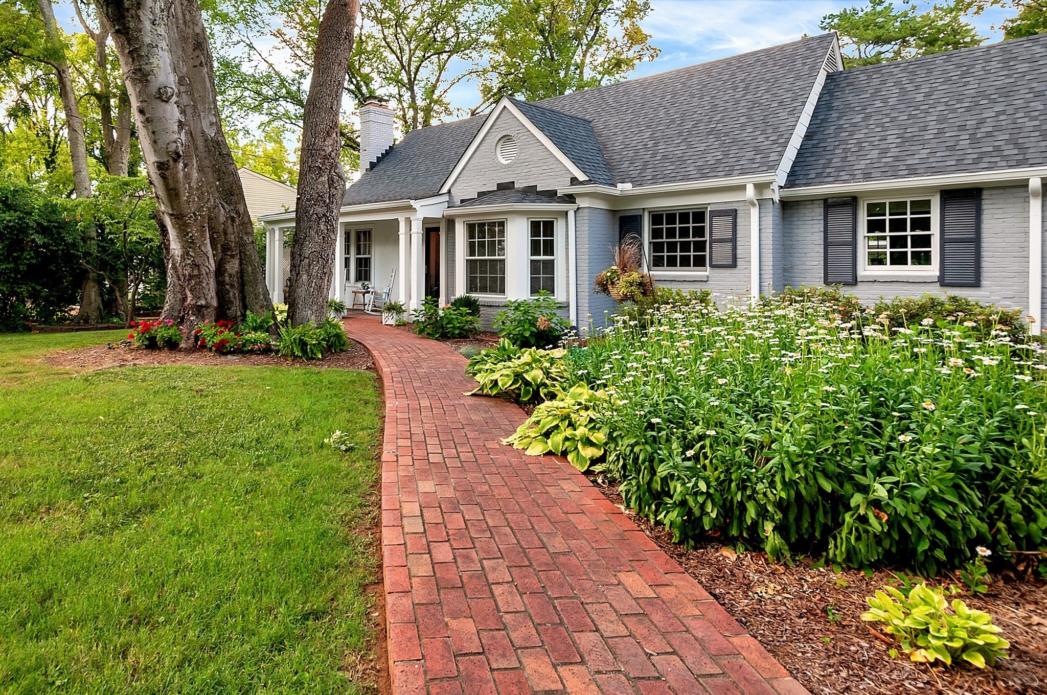 2-bed home for sale in Nashville, TN 37215, 1820 Lombardy Ave 1820 Lombardy Ave, Nashville TN 37215 2-bed home, photo 2 of 33