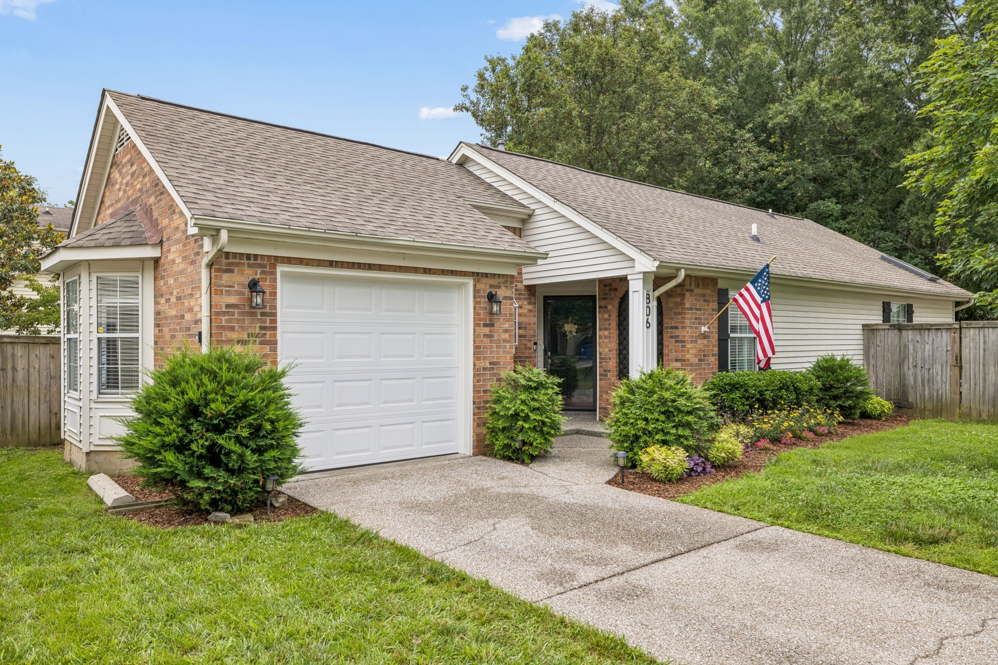 806 Brandyleigh Ct, Franklin TN 37069 3-bed home, photo 2 of 30