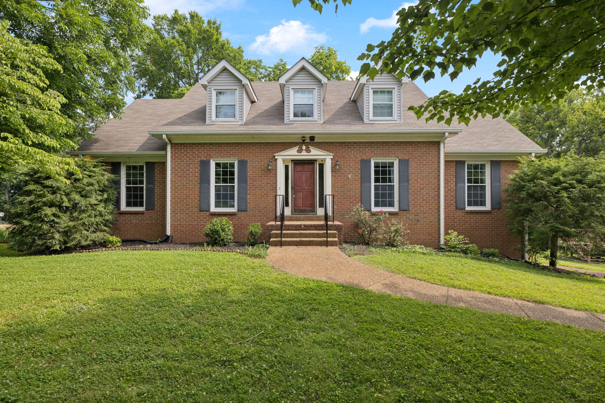 1124 Oak Creek Dr