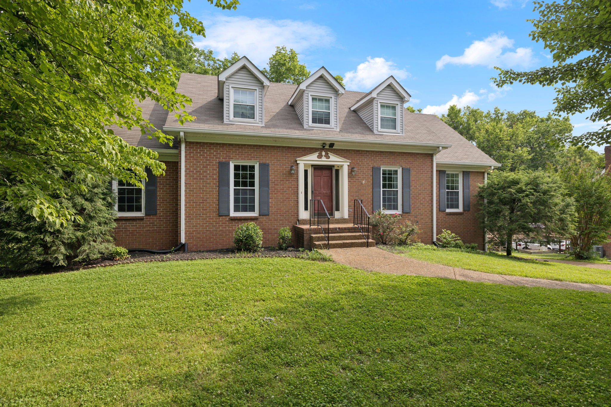 1124 Oak Creek Dr