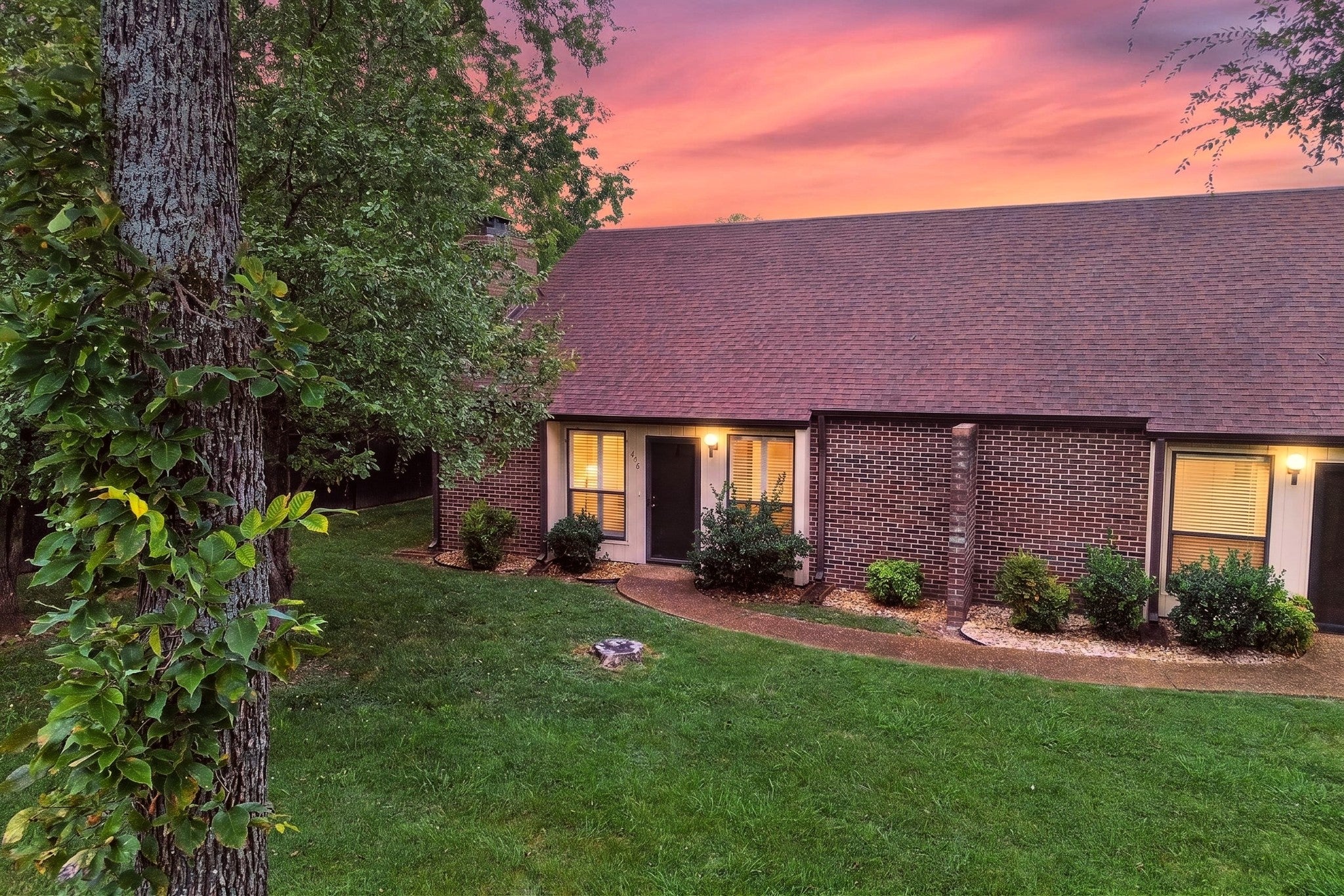 416 Castlewood Ln